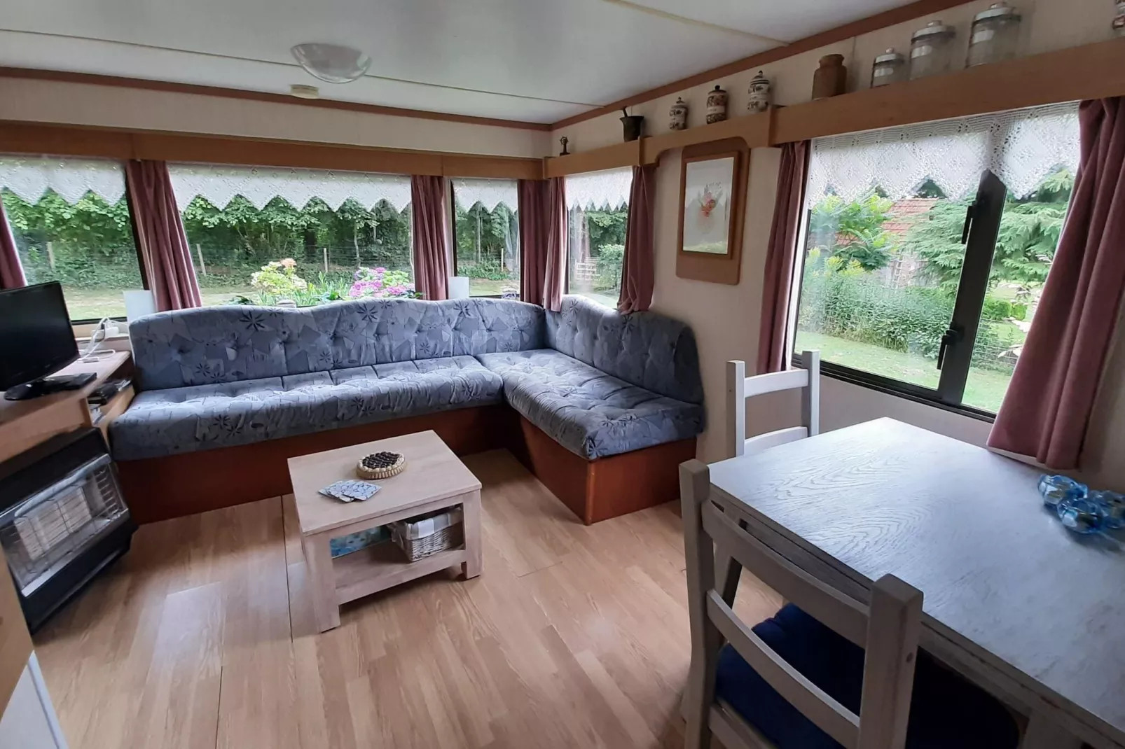 Mobil-home Grenterie-Living room