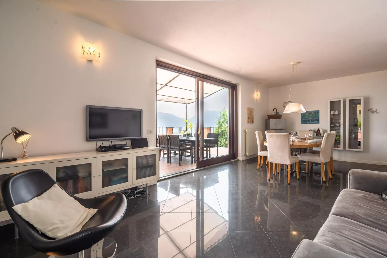 Terrazza Vista Lago-Living room