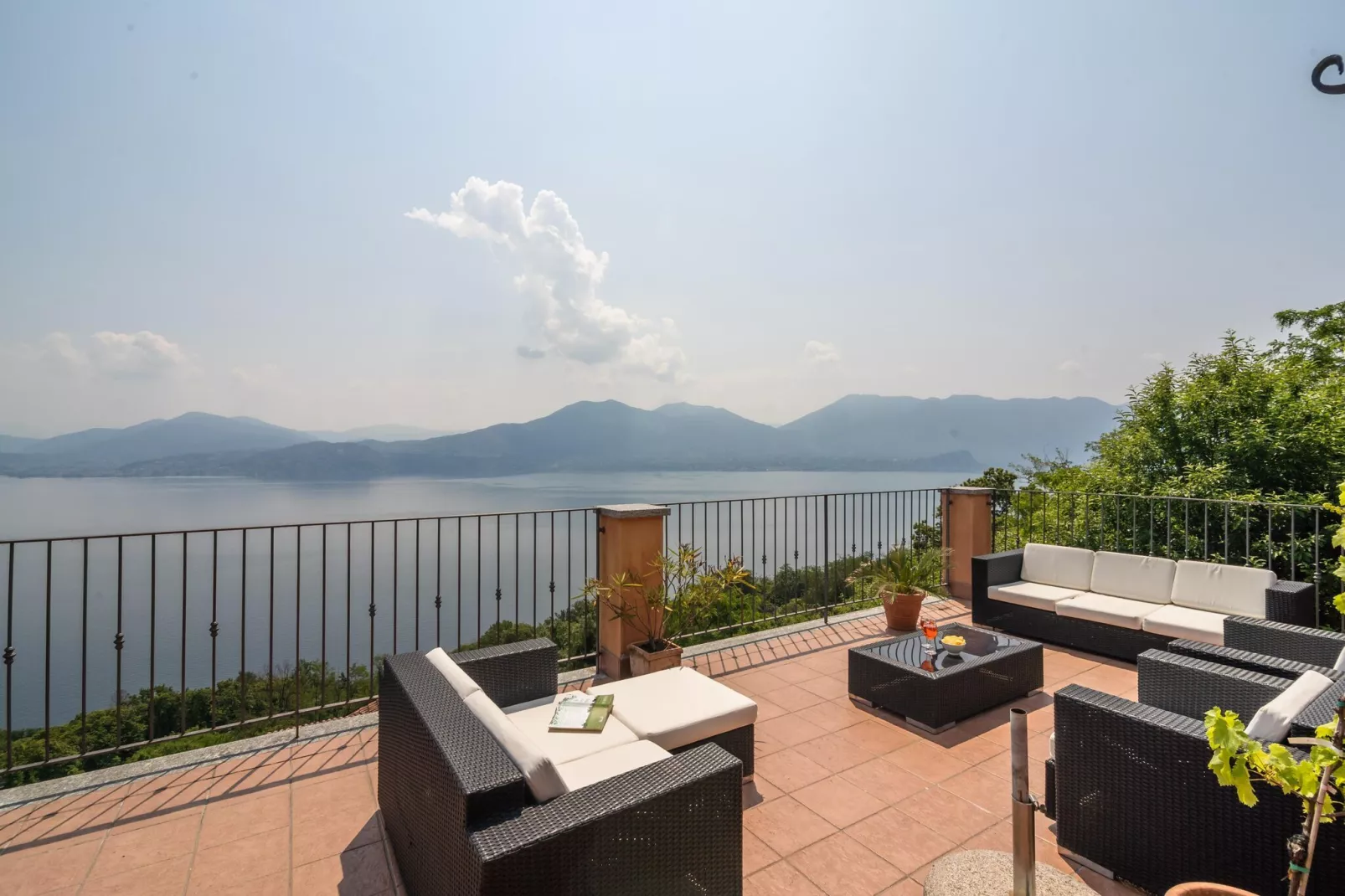Terrazza Vista Lago-View summer
