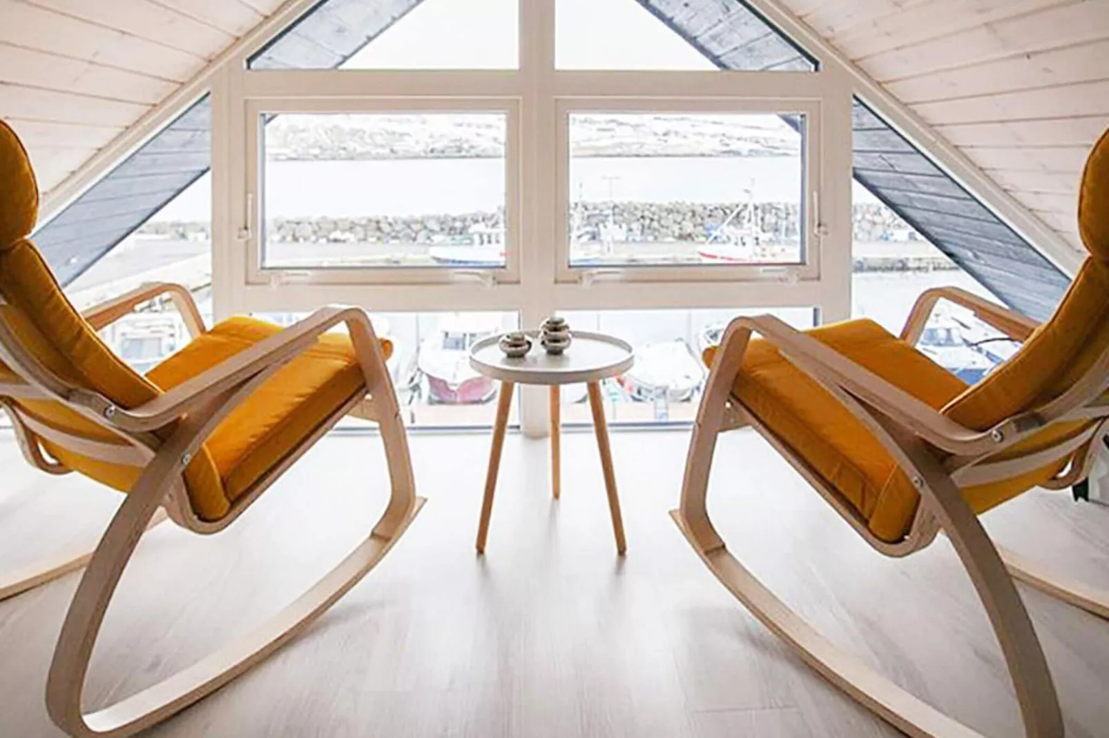Seaside Escape in Faroe - By Traum Ferienwohnungen-Indoor