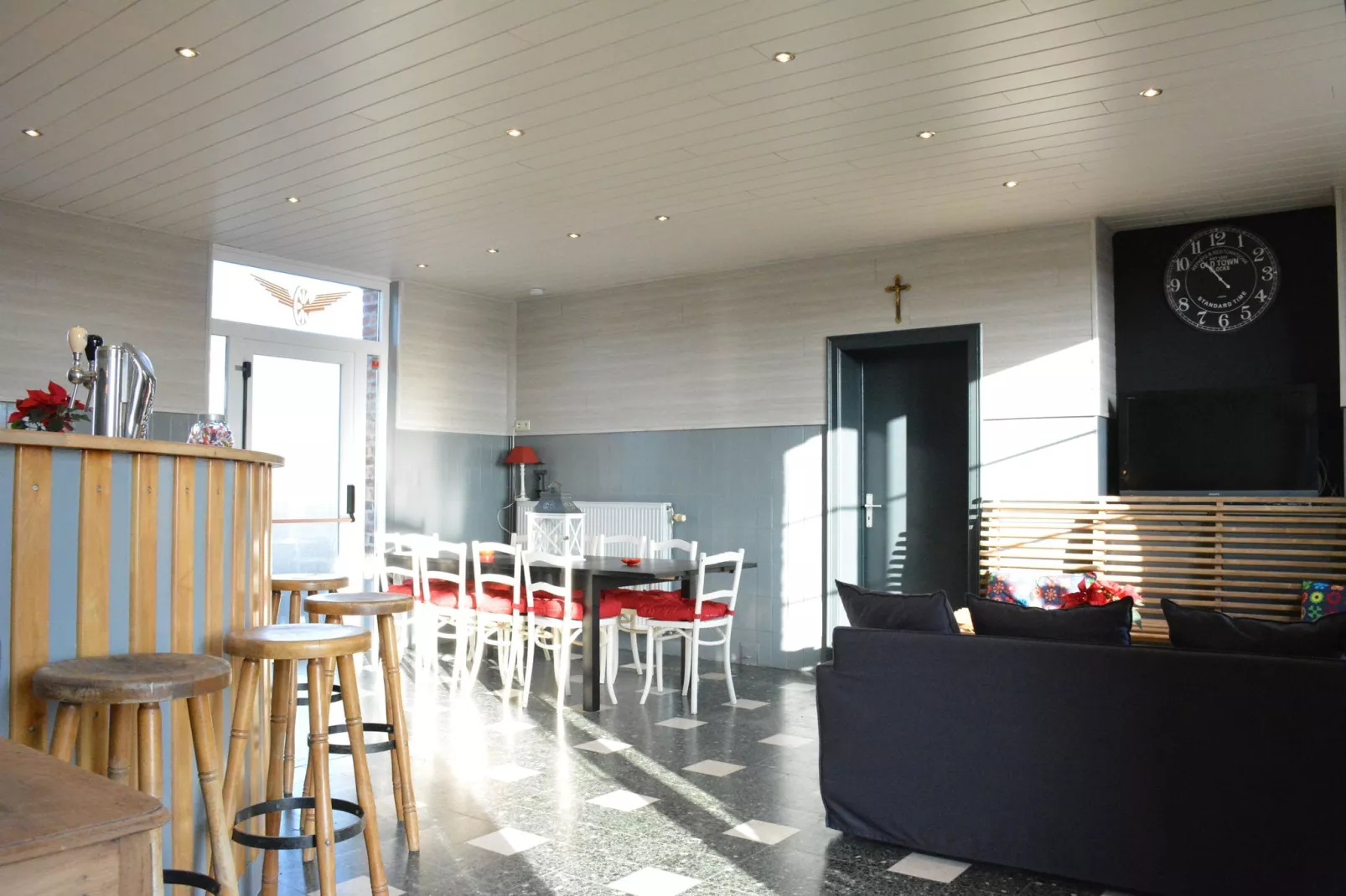 Au Pas Perdu-Living room