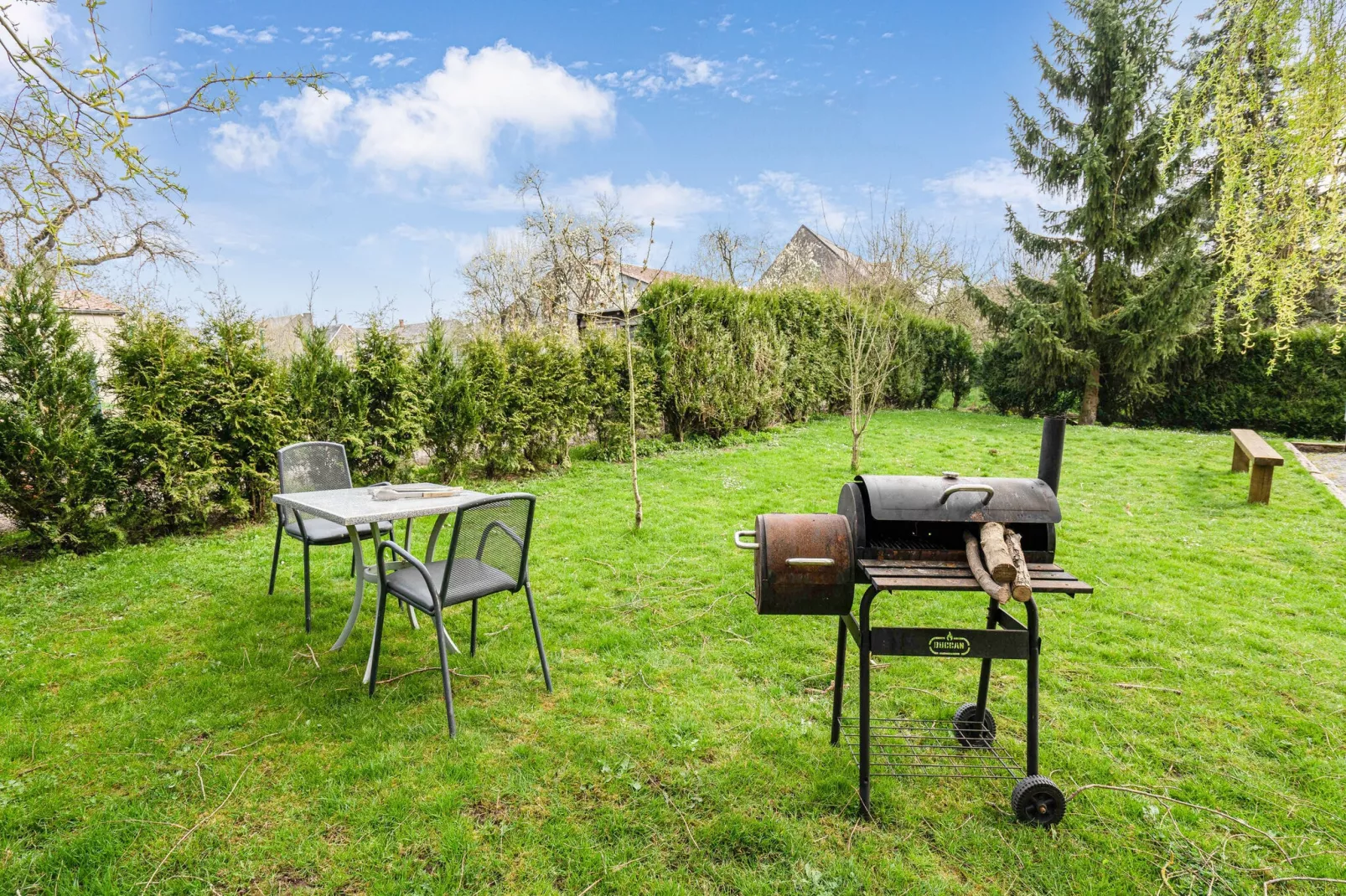 Le chausson-Gardens summer