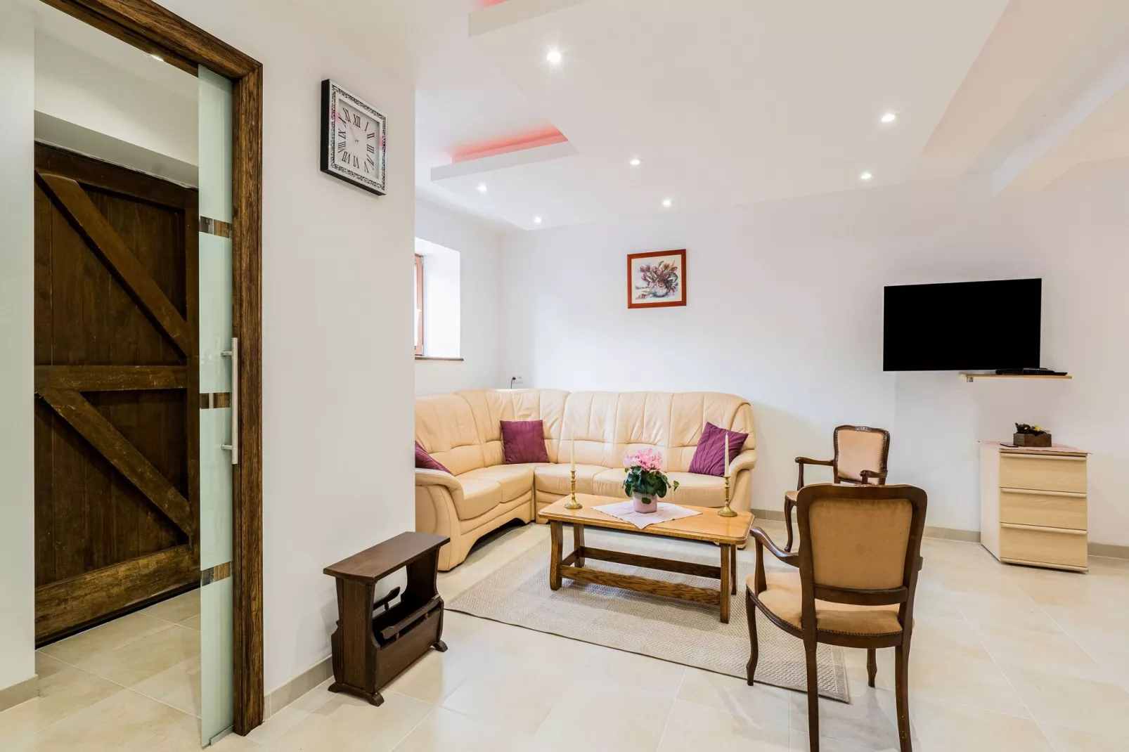 Le chausson-Living room
