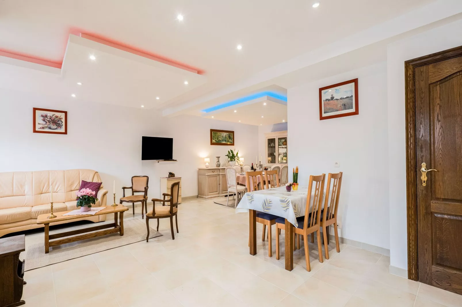 Le chausson-Living room