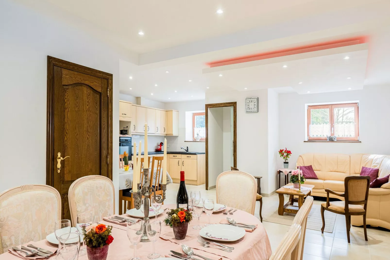 Le chausson-Dining room