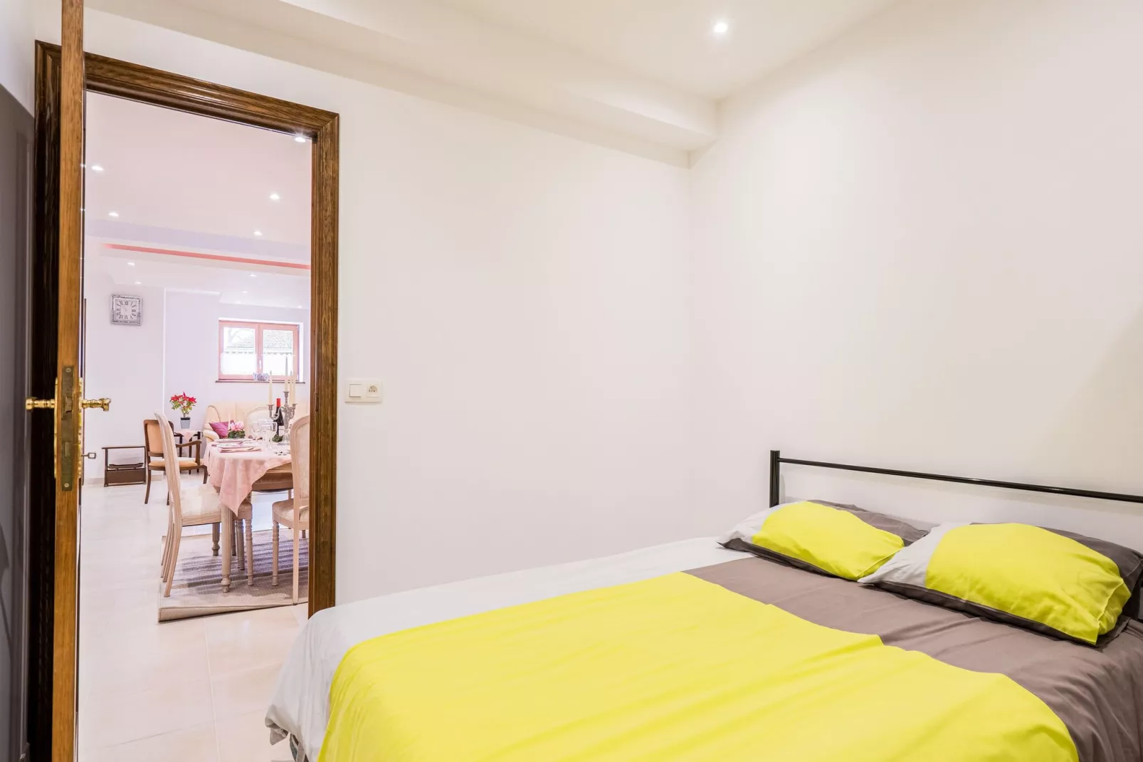 Le chausson-Bedroom