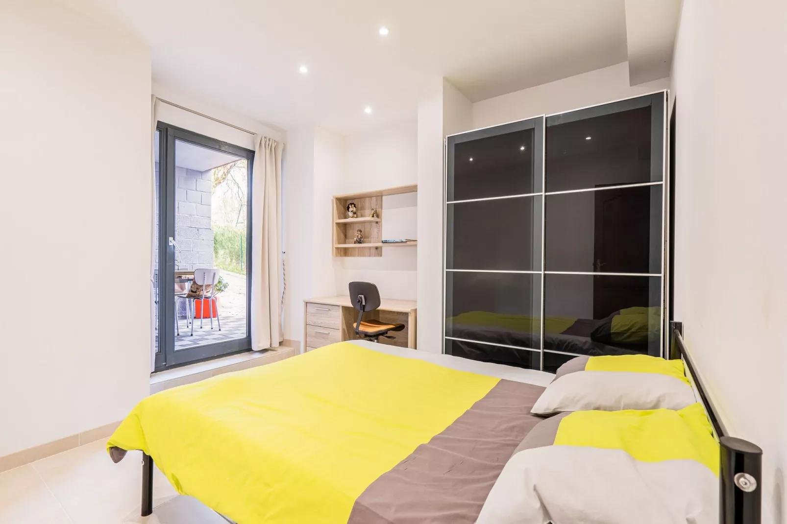 Le chausson-Bedroom