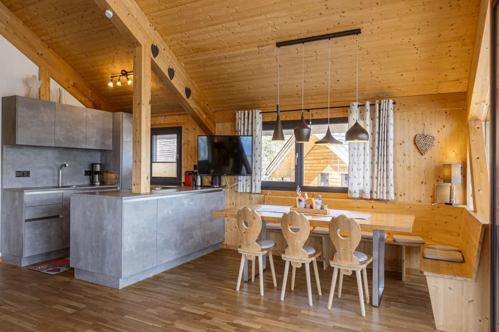 Alpenchalets Reiteralm 2-Dining room