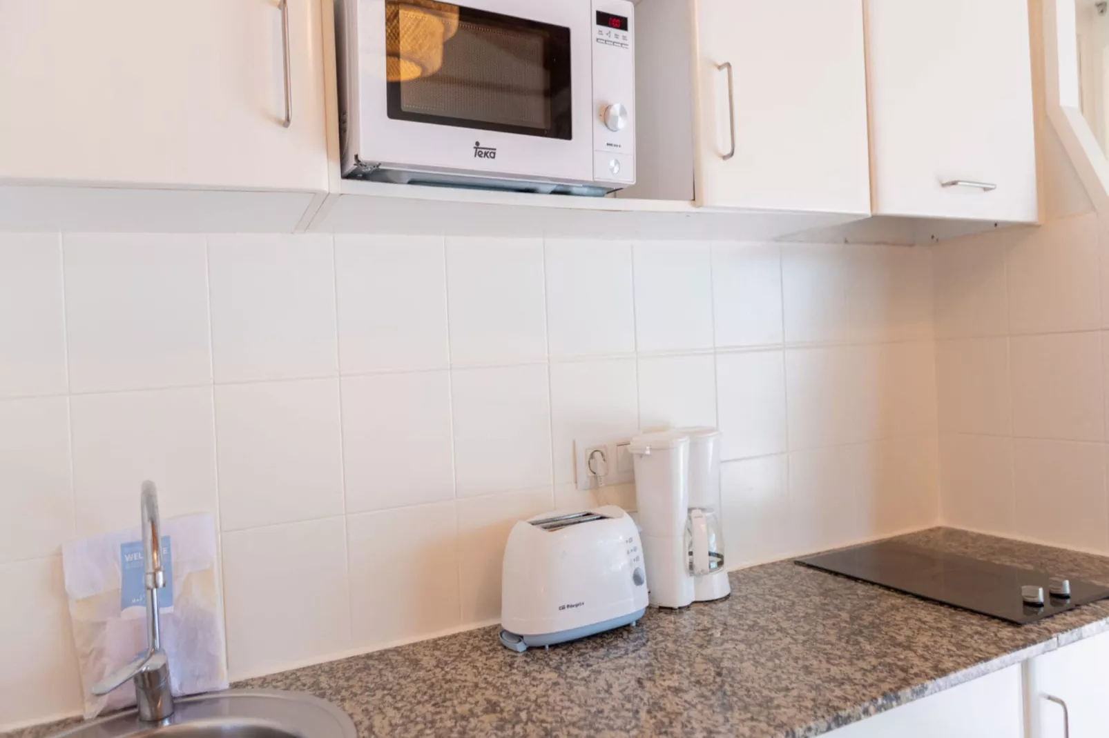 Camping del Mar BUNGALOW MEDITERRANI-Kitchen