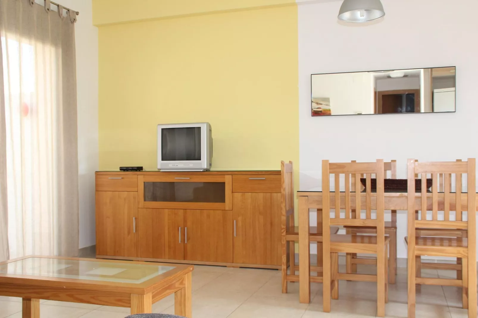 HOTUR 4P-Living room