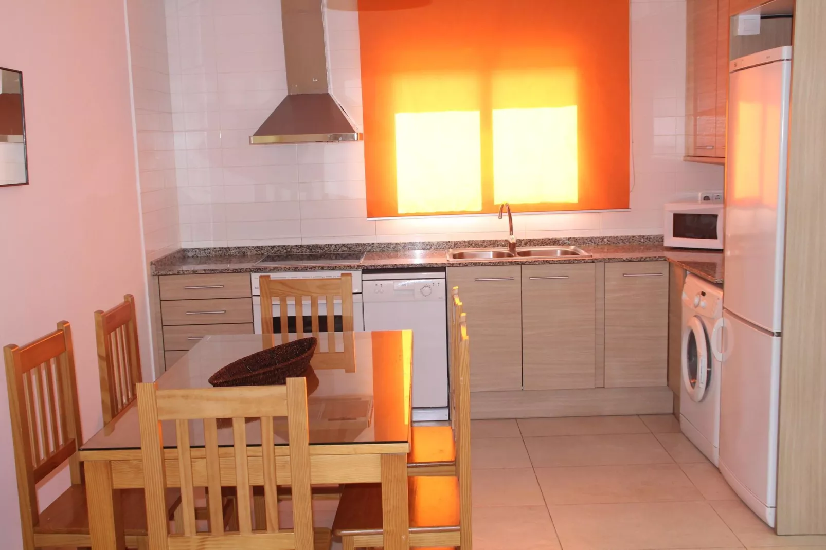 HOTUR 4P-Kitchen