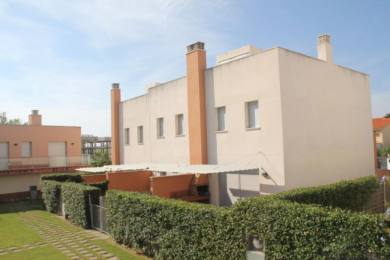 HOTUR 4P-Exterior summer