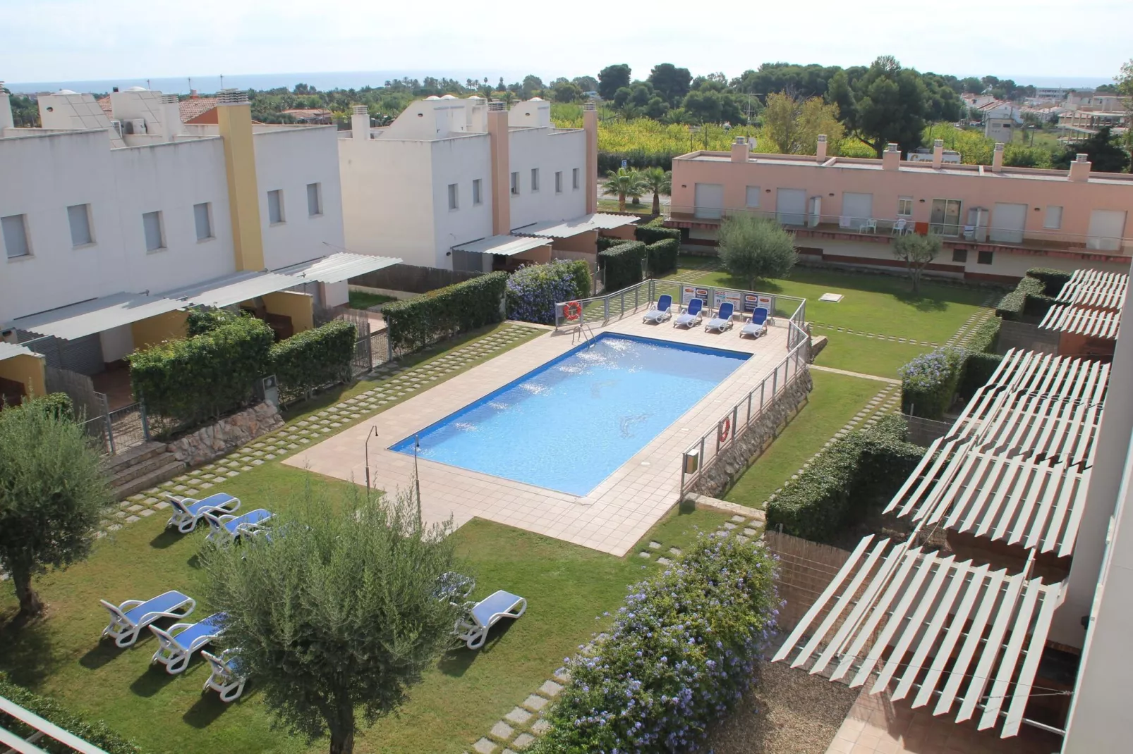 HOTUR 4P-Exterior summer