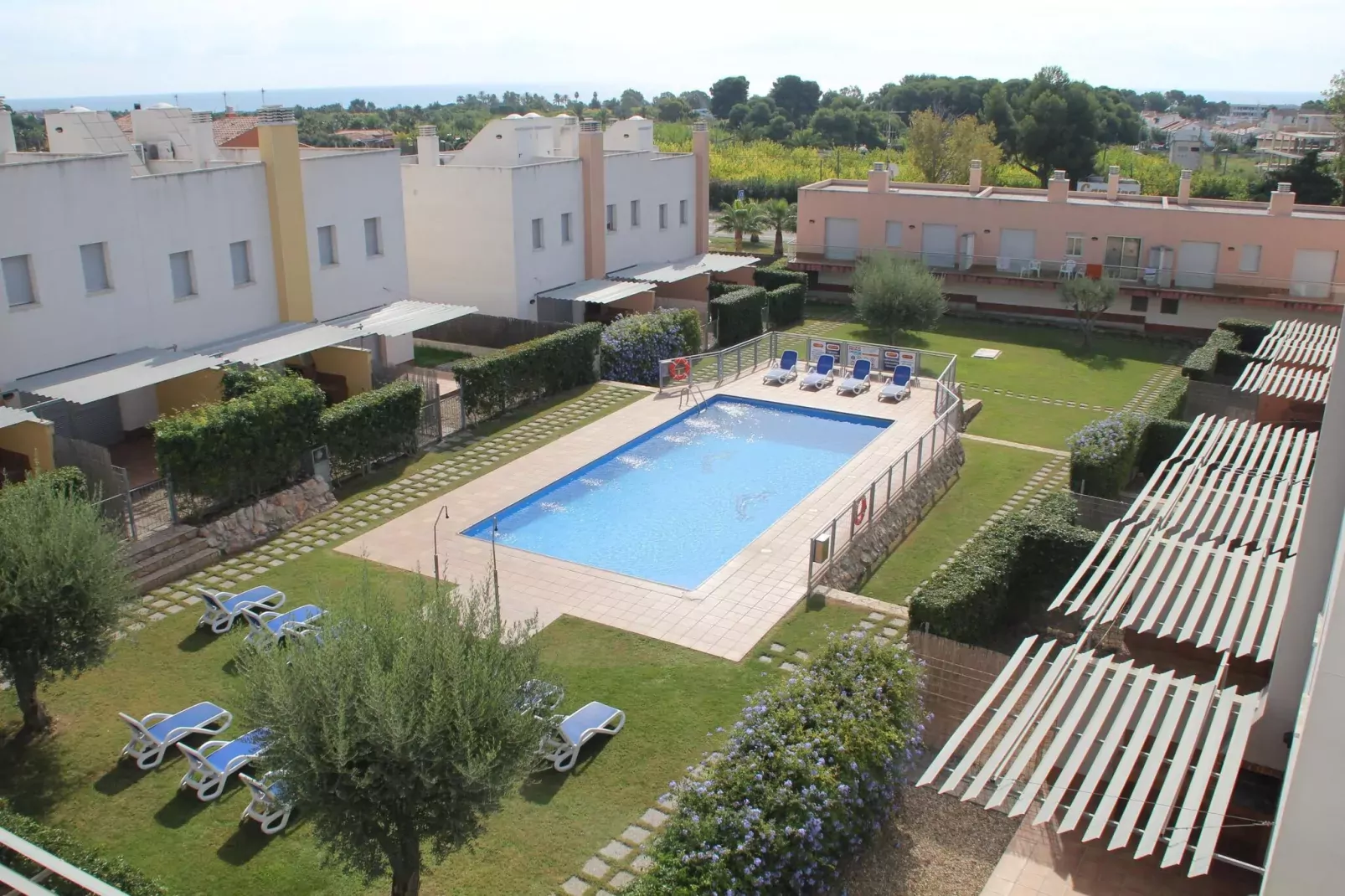 HOTUR 6P-View summer