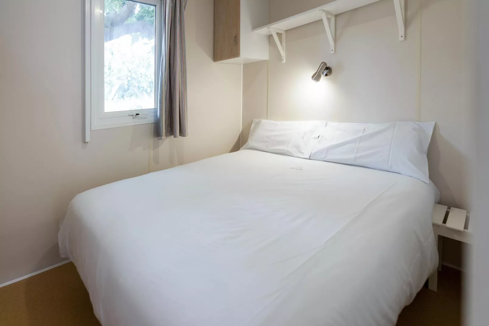 Camping Cambrils Playa BUNGALOW OHARA-Bedroom