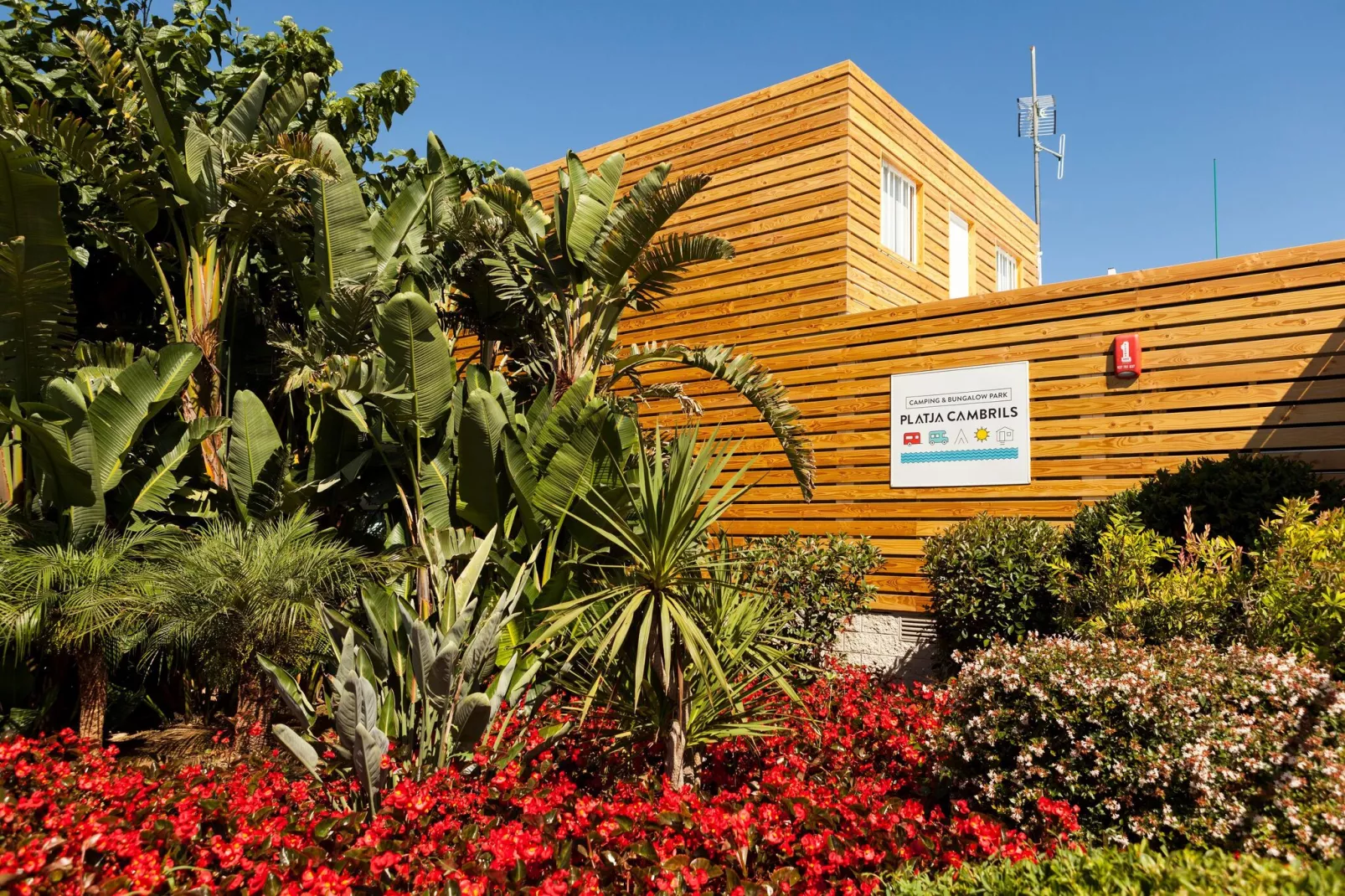 Camping Cambrils Playa BUNGALOW OHARA-Areas summer 5km