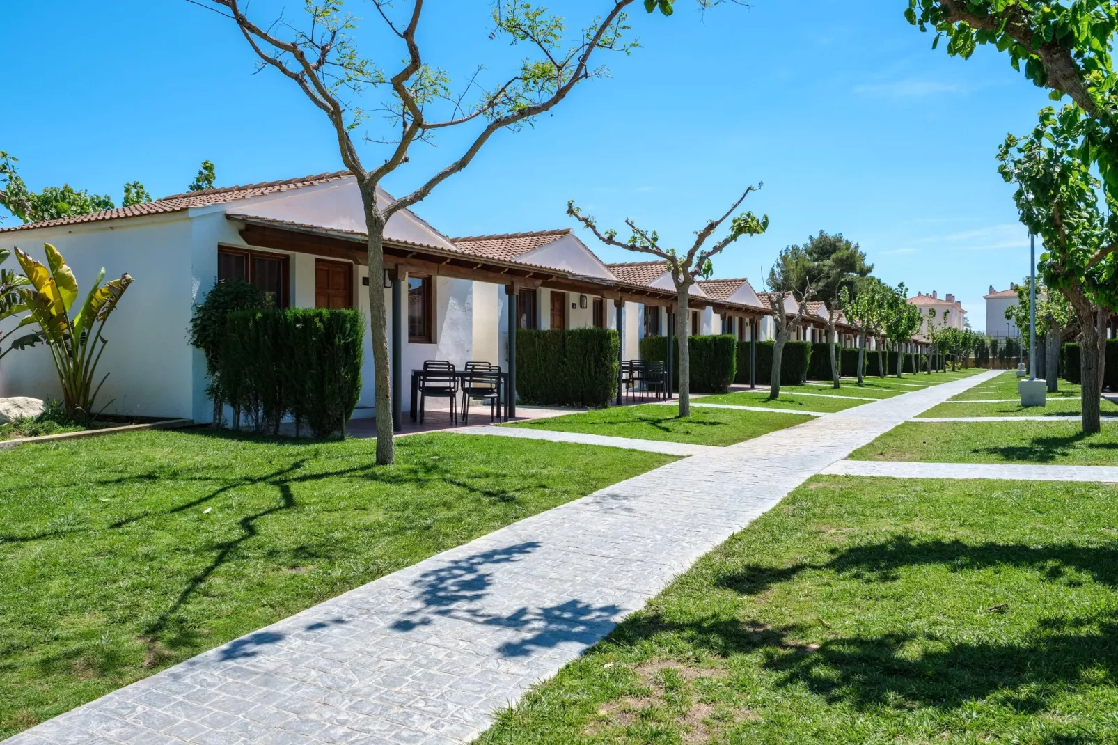 CAMPING ESTIVAL VENDRELL PLATJA BUNGALOW 4 STANDARD-Exterior summer