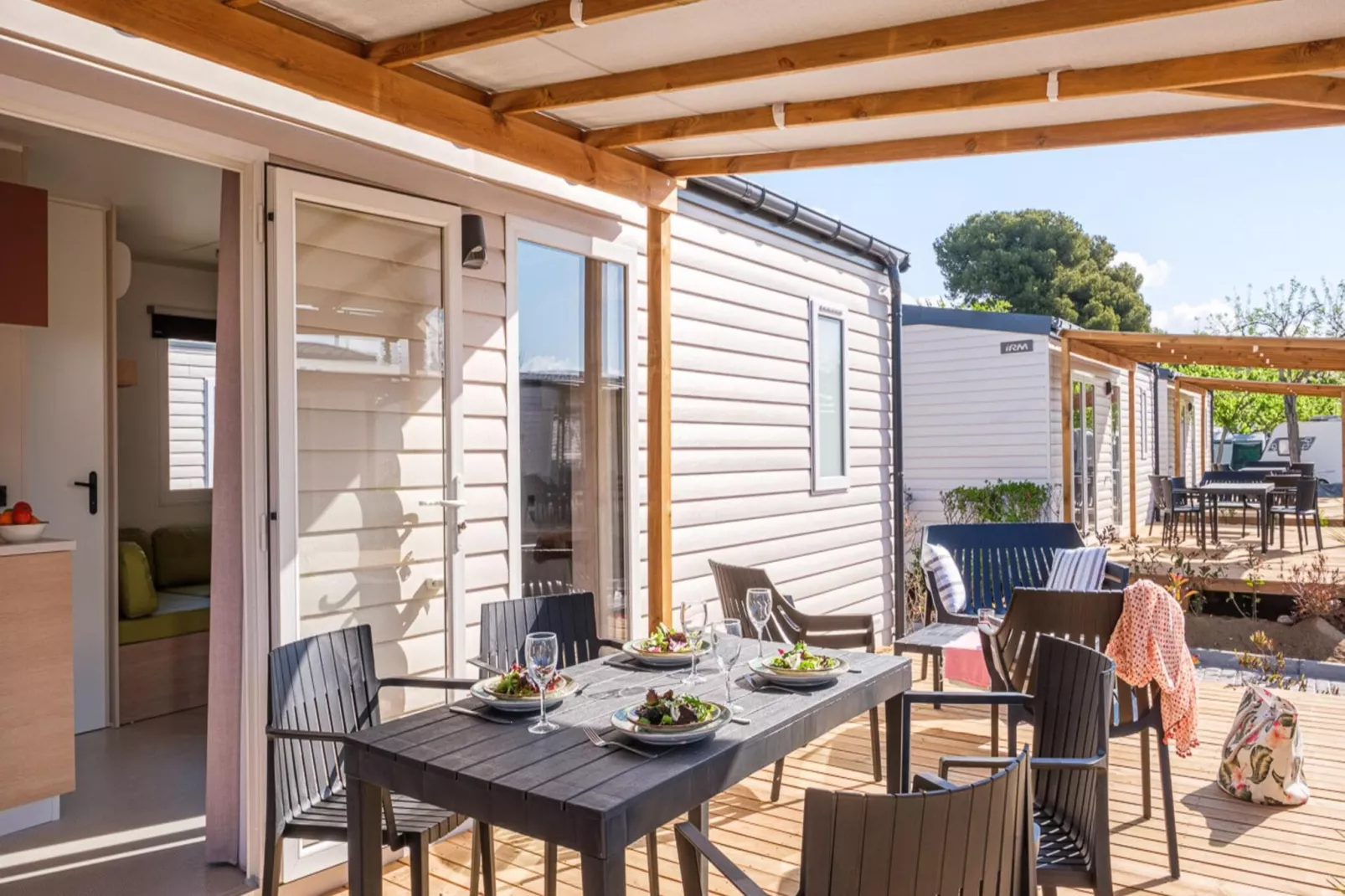 CAMPING ESTIVAL VENDRELL PLATJA Mobile home mediterranea 4 pax-Terrassenbalkon