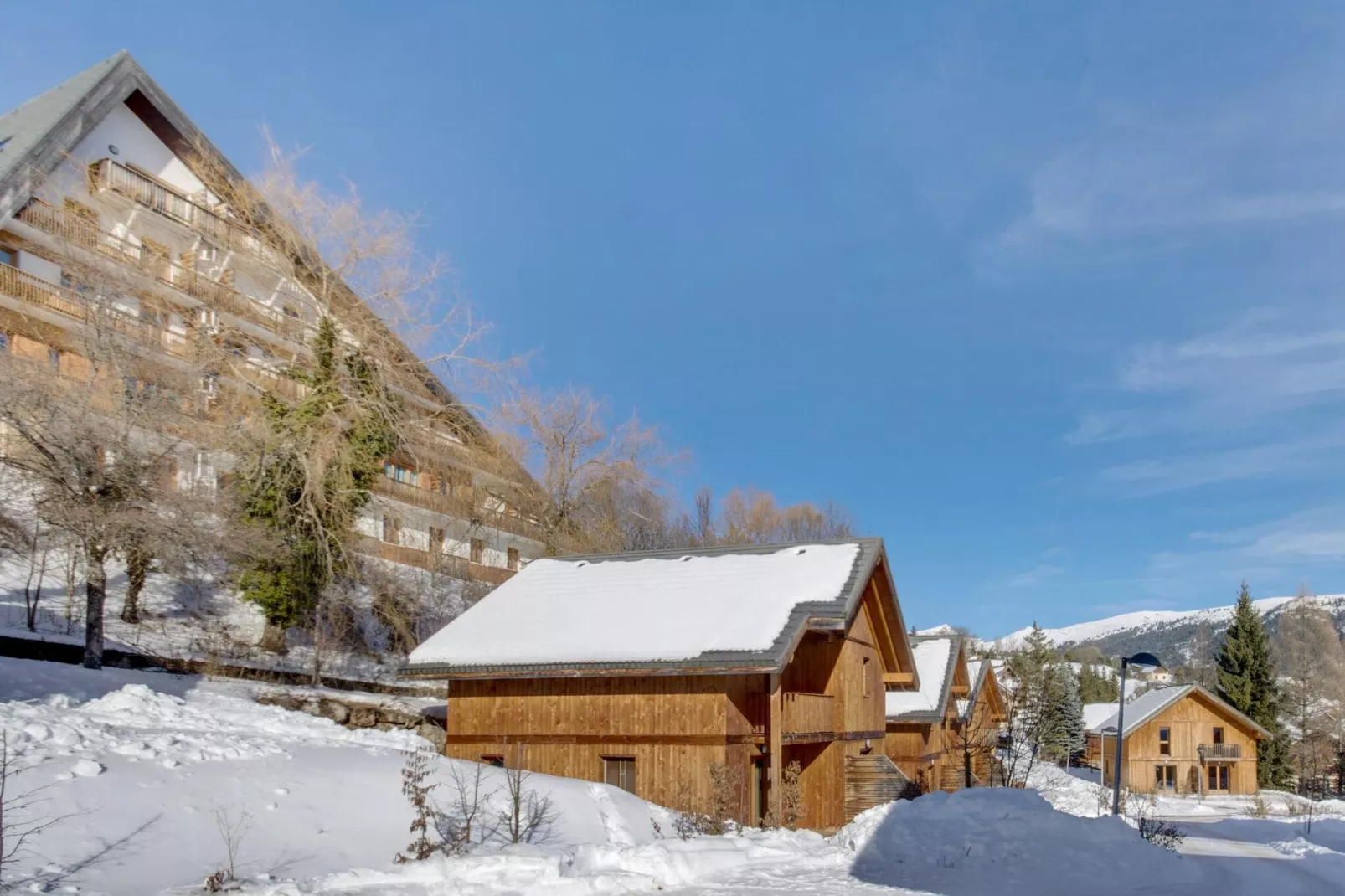 Les Gentianes 7-Exterior winter