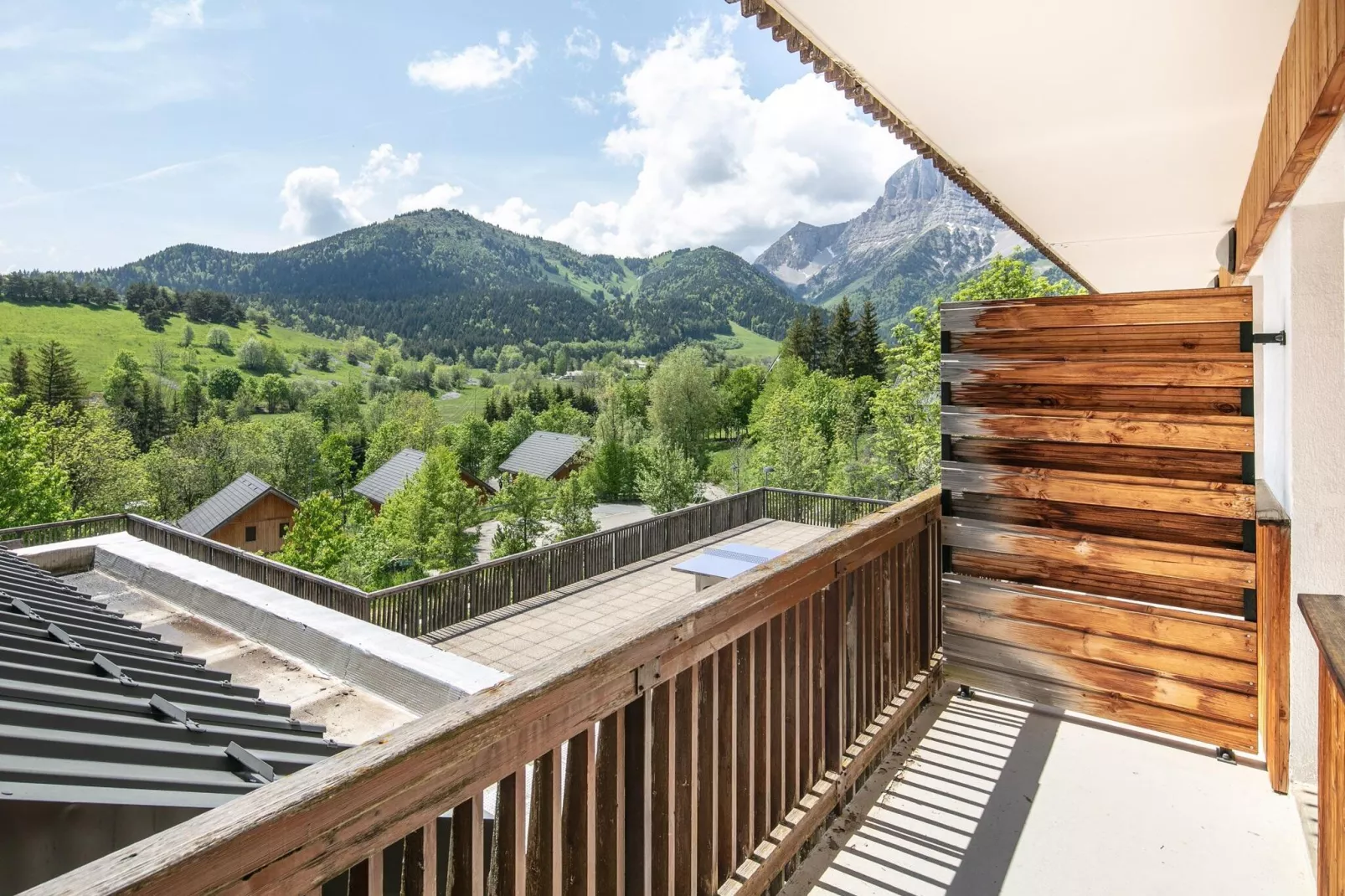 Les Gentianes 5-Terrace balcony