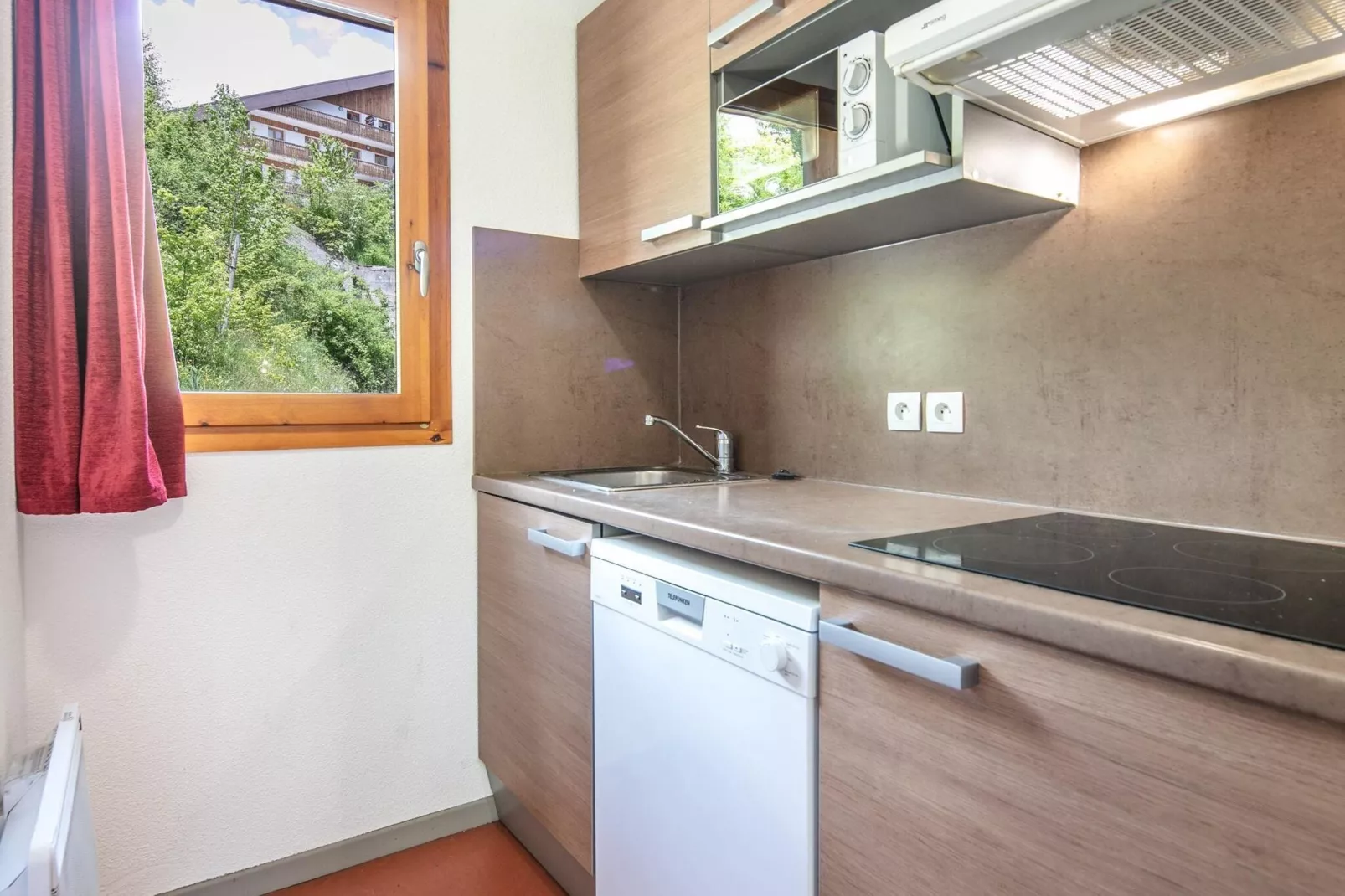 Les Gentianes 2-Kitchen