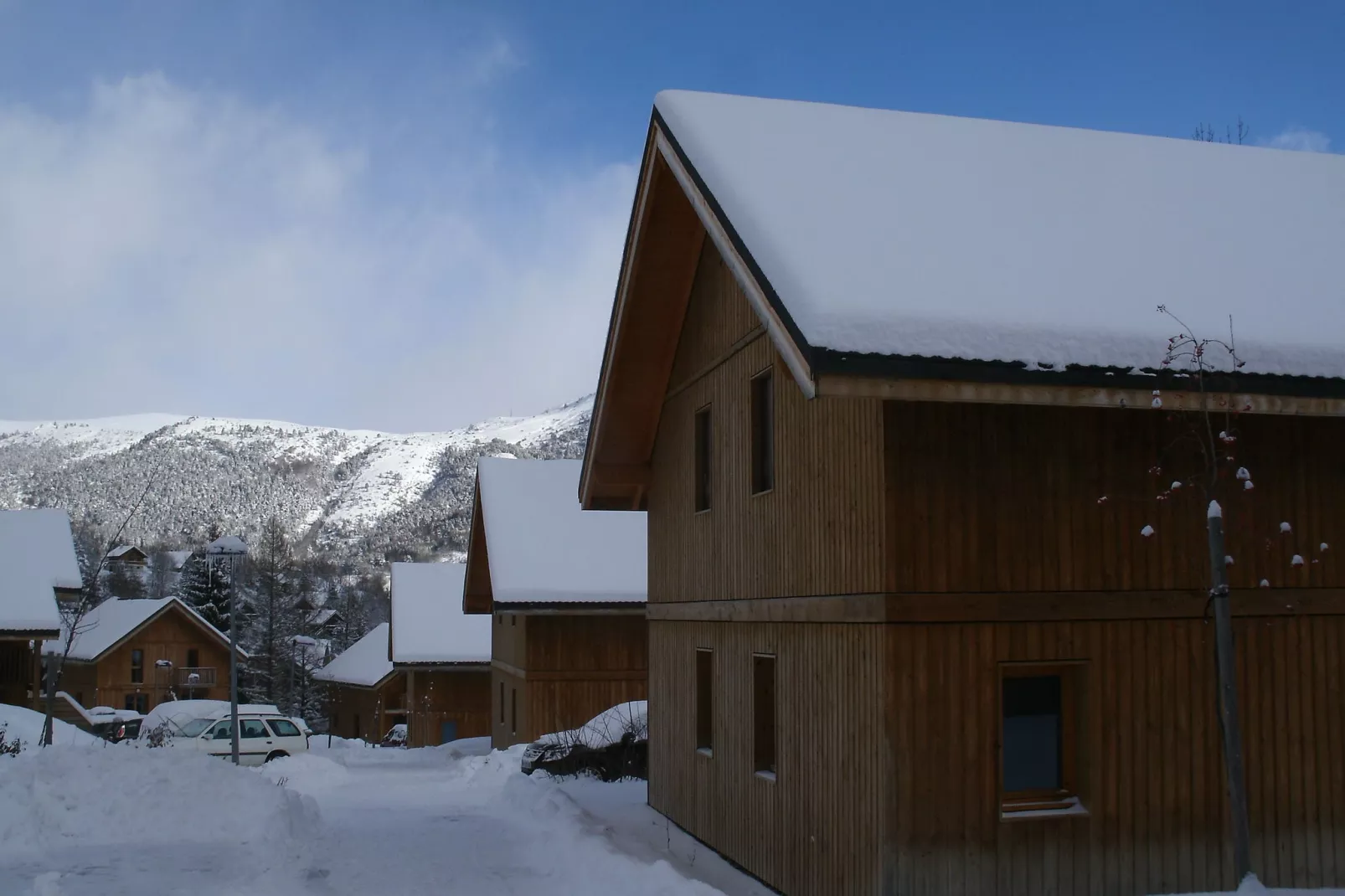 Les Gentianes 2-Exterior winter
