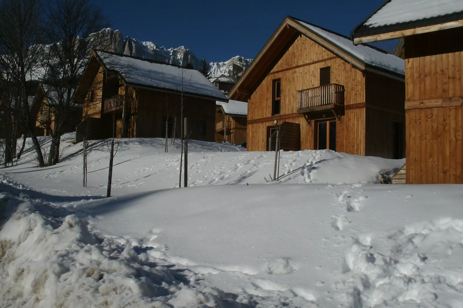 Les Gentianes 1-Exterior winter
