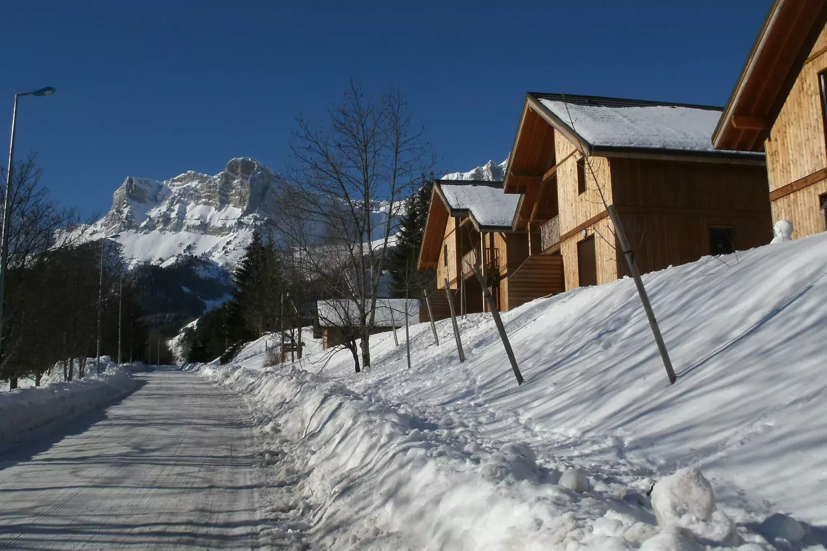 Les Gentianes 1-Exterior winter