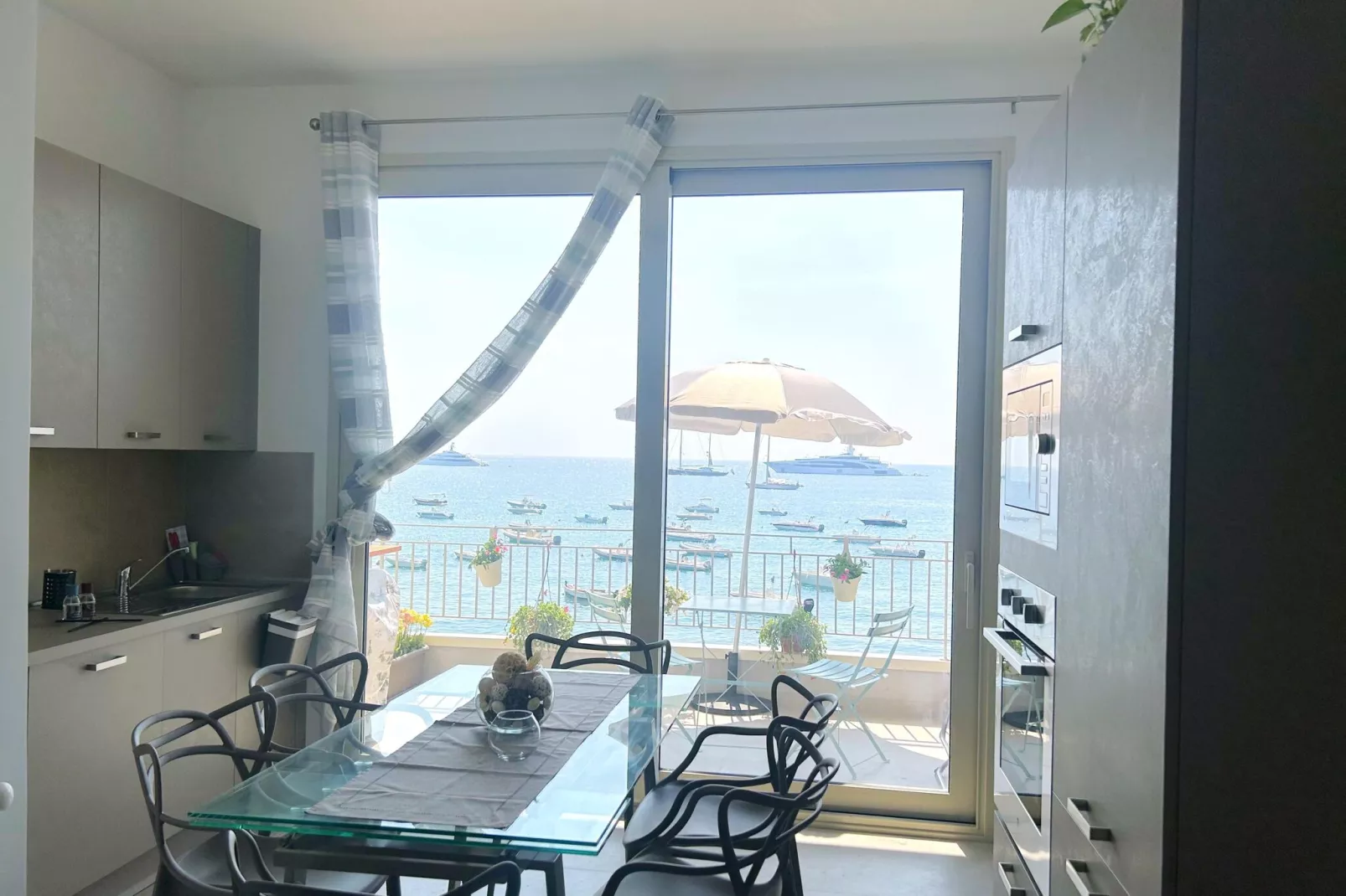 Finestrammare-Dining room