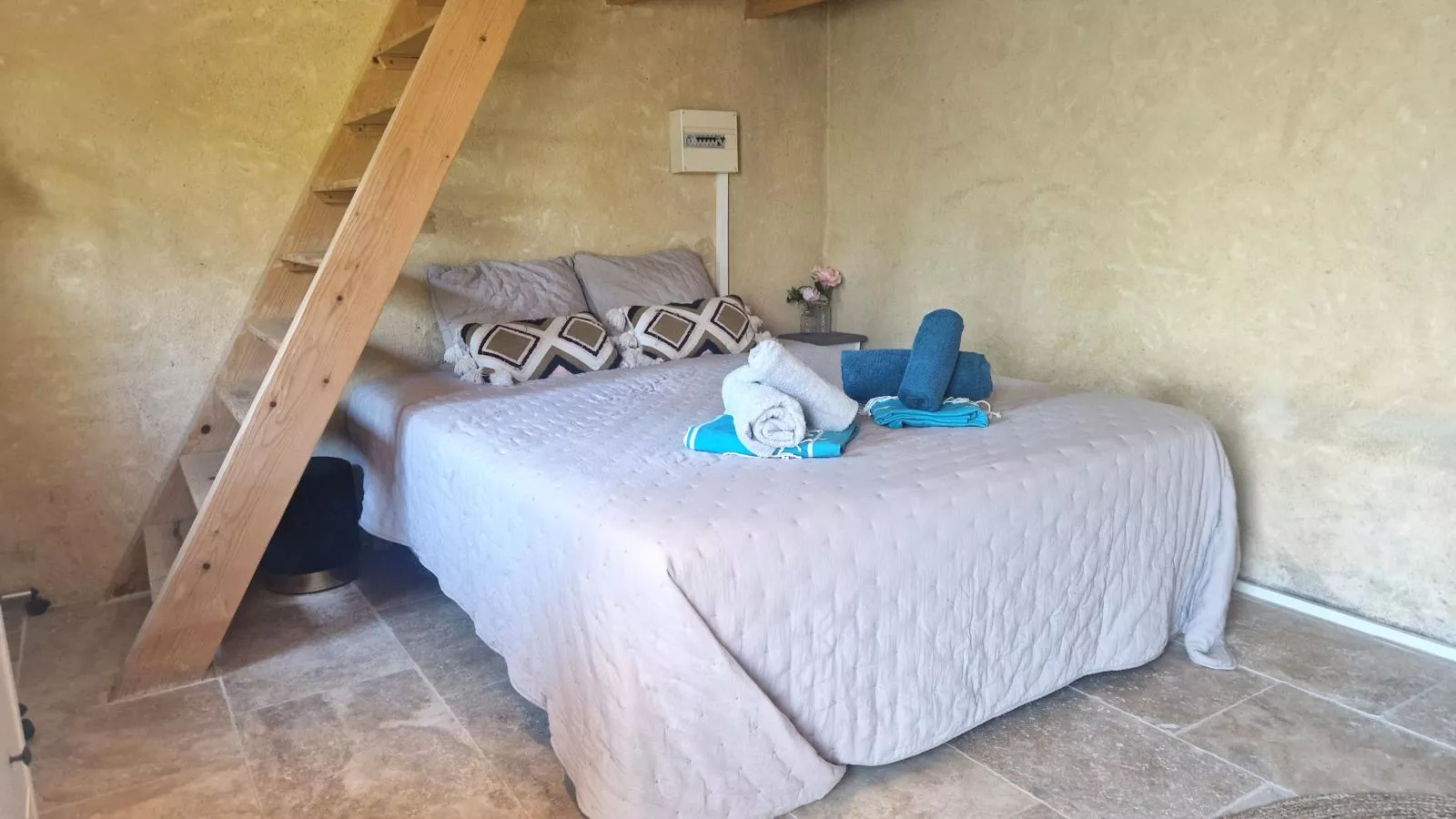 La petite Pinede-Schlafzimmer