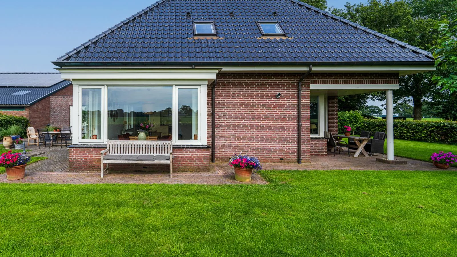 De Kolonie-Exterior summer