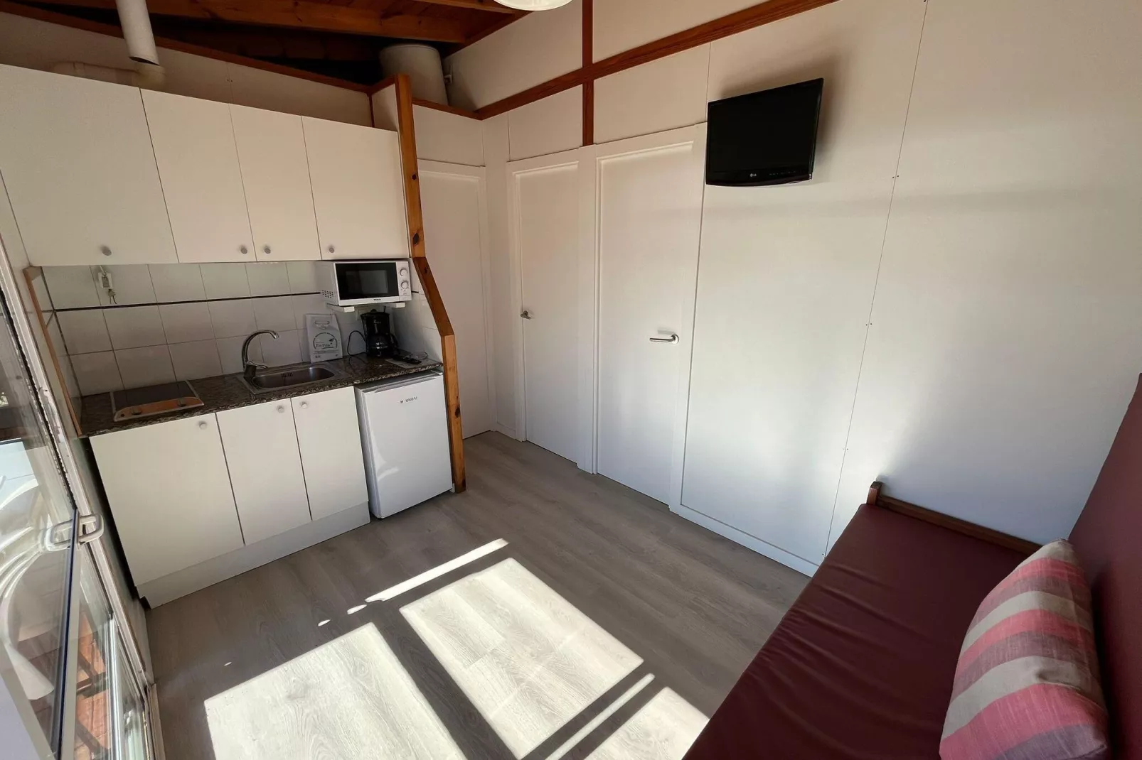 Els Pins- Bungalow Confort-Living room