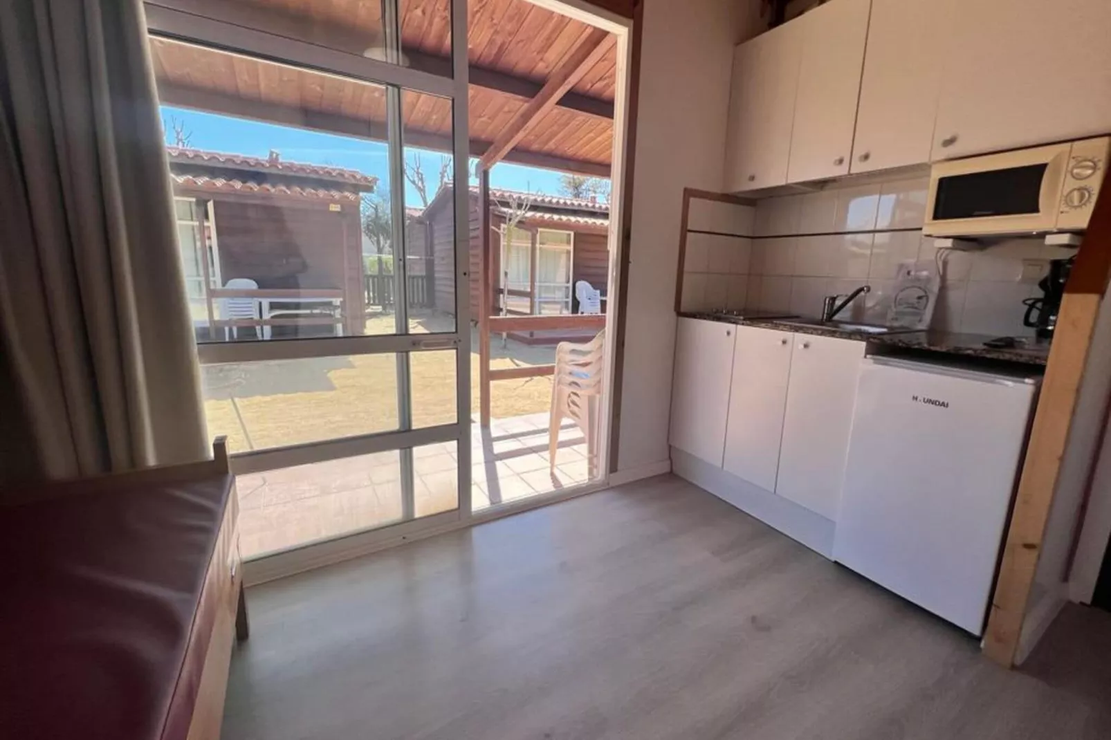 Els Pins- Bungalow Confort-Kitchen