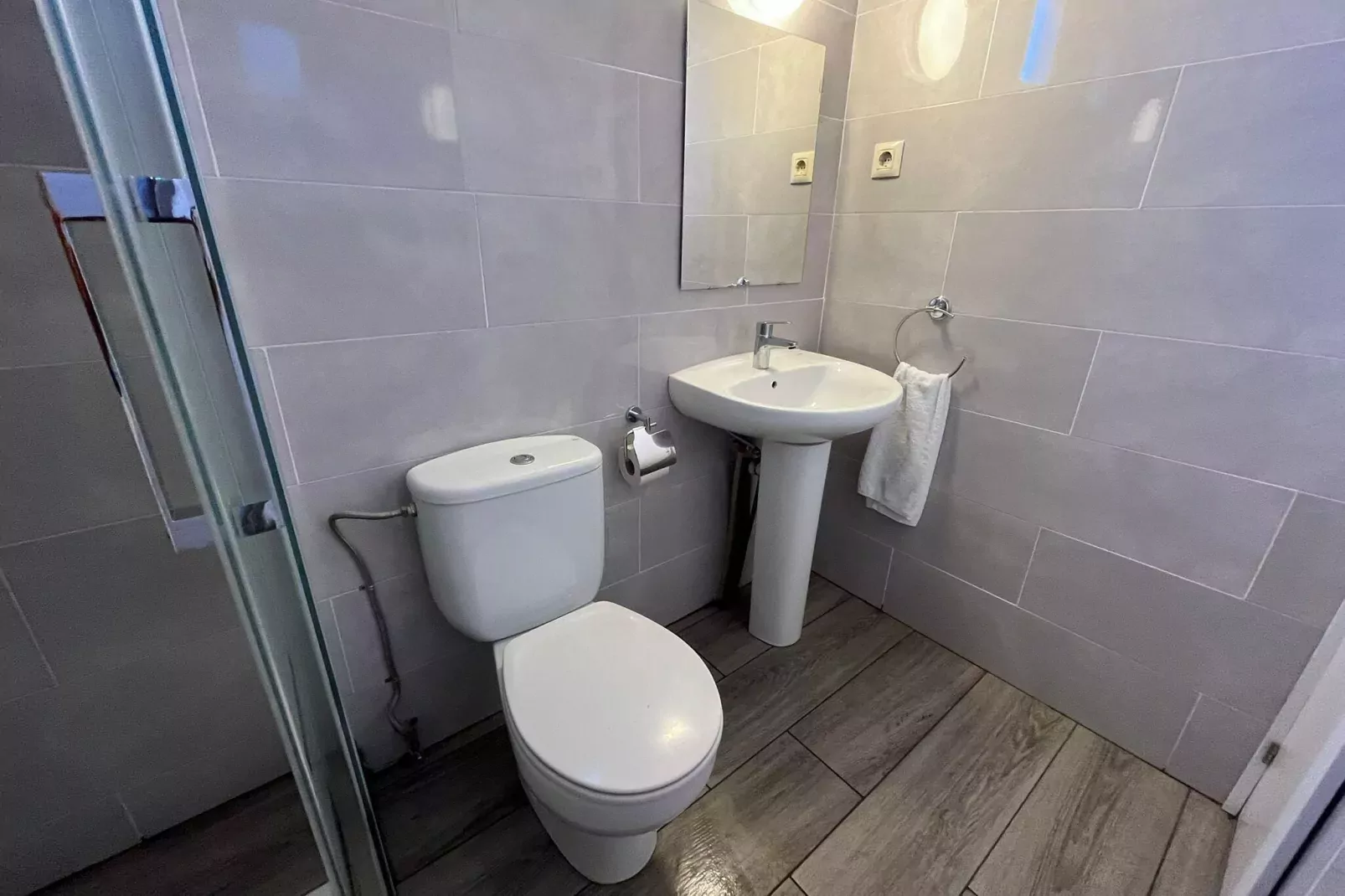 Els Pins- Bungalow Confort-Bathroom