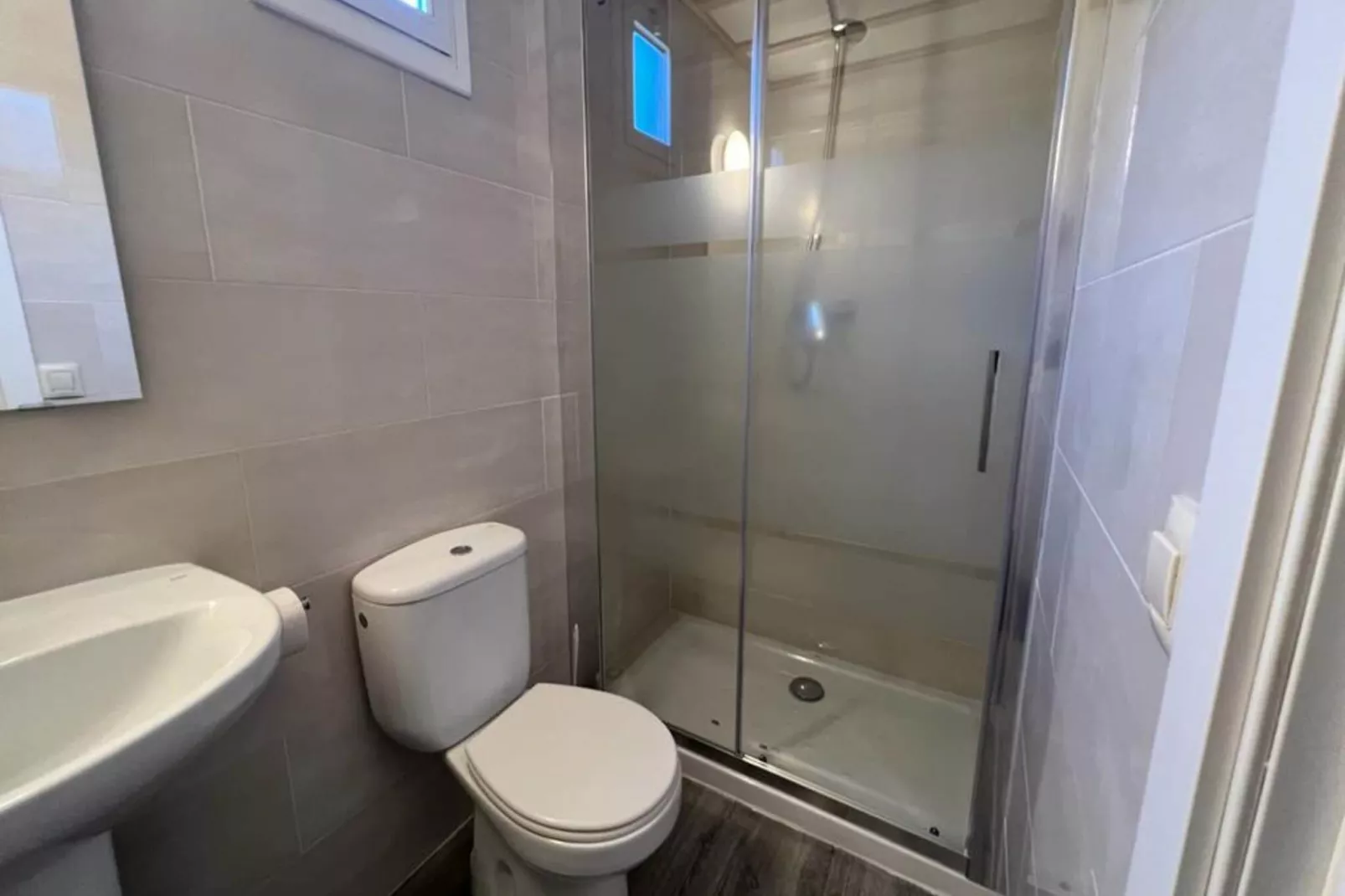 Els Pins- Bungalow Confort-Bathroom