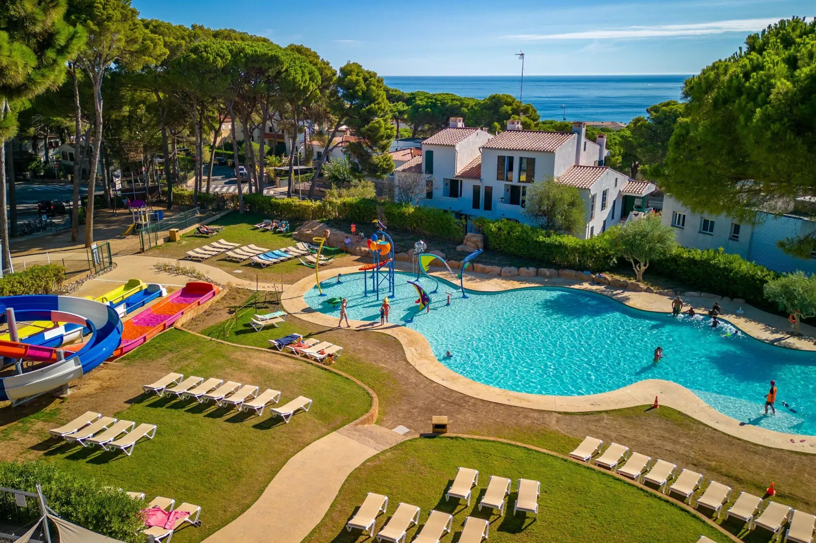 CAMPING INTERPALS Bungalow Garbi-Exterior summer