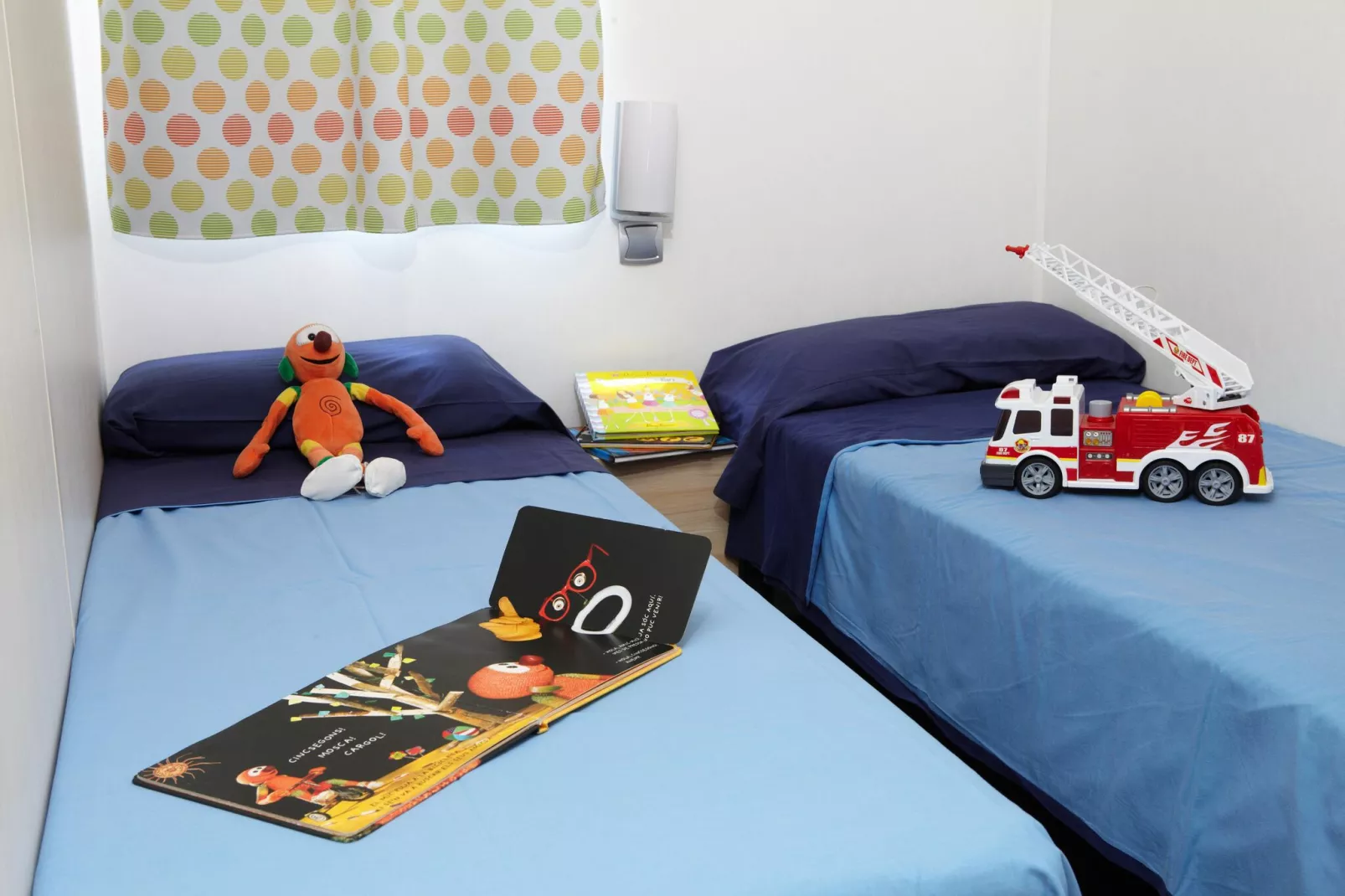 CAMPING INTERPALS Bungalow Garbi-Bedroom