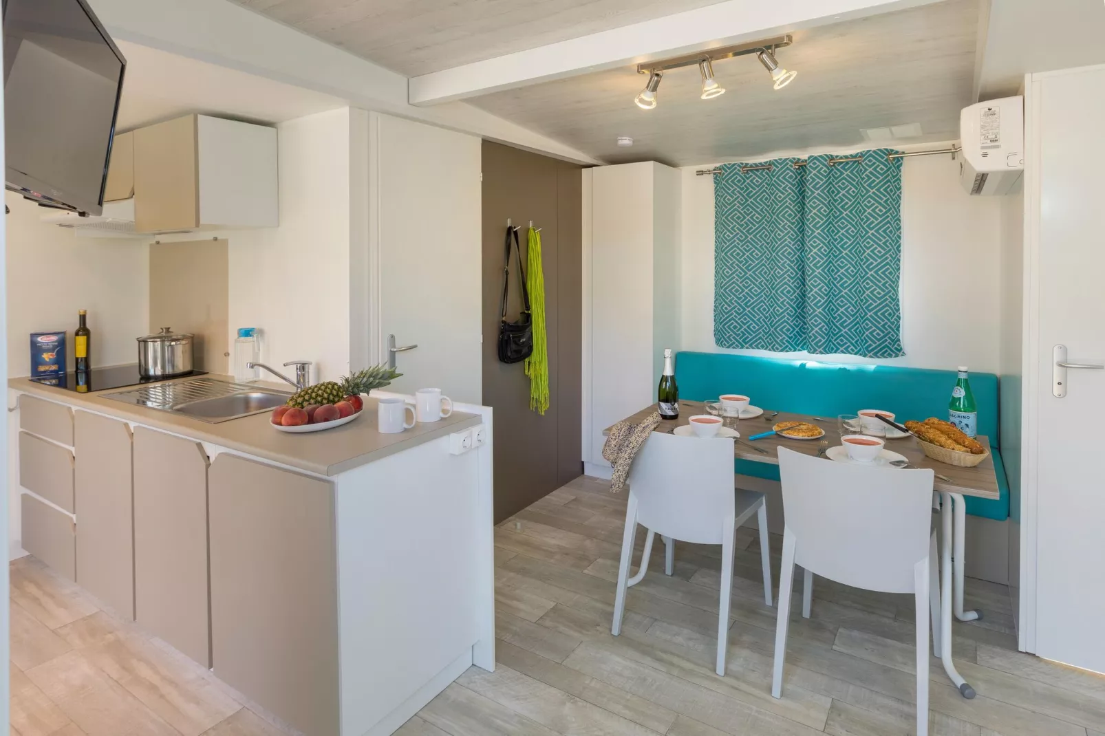 CAMPING INTERPALS- Bungalow Sa Riera