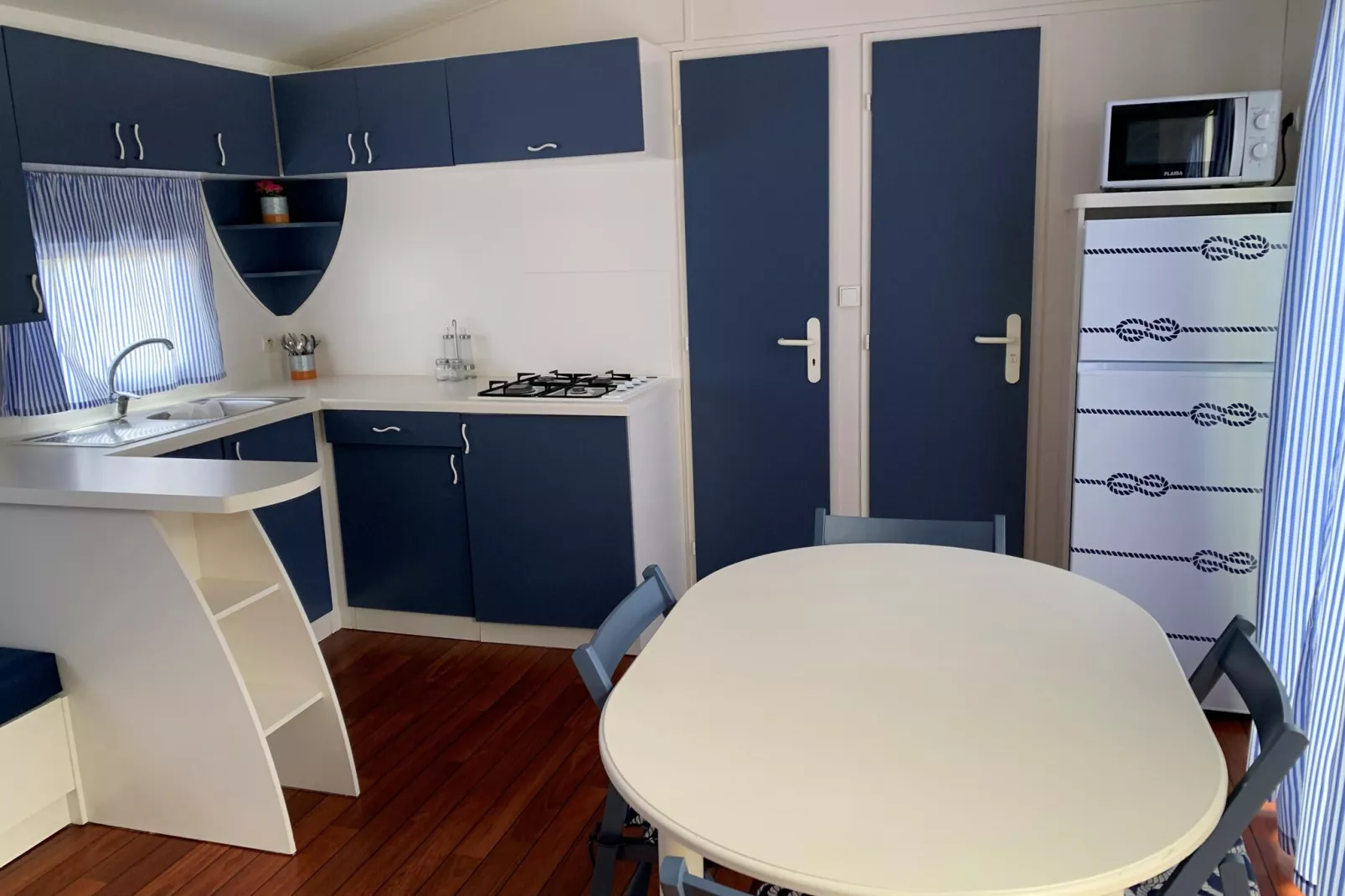 Camping Miramar- Mobile home-Kitchen