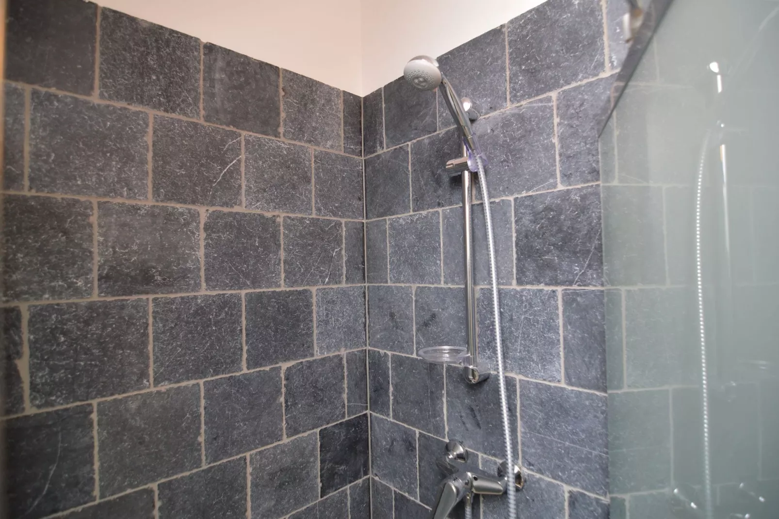 Un petit coin de chateau-Bathroom