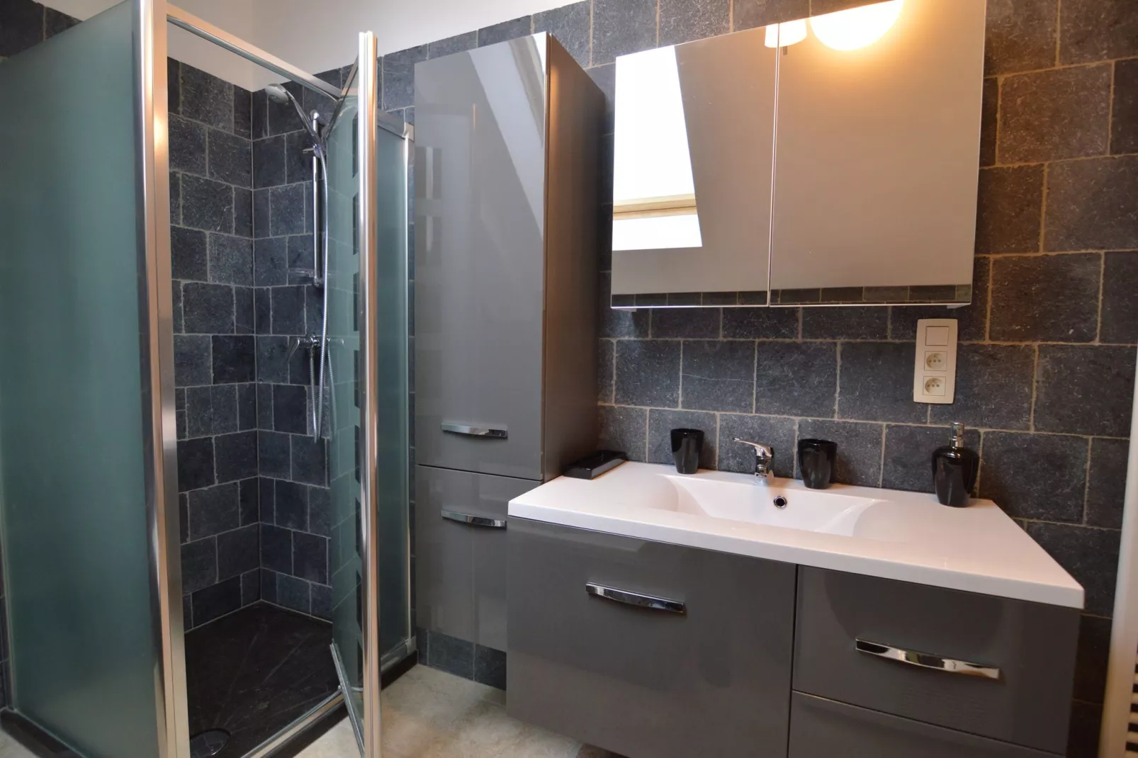 Un petit coin de chateau-Bathroom
