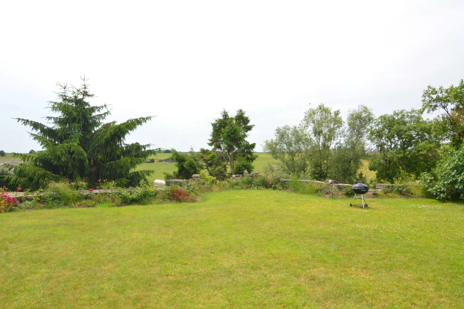 Un petit coin de chateau-Gardens summer