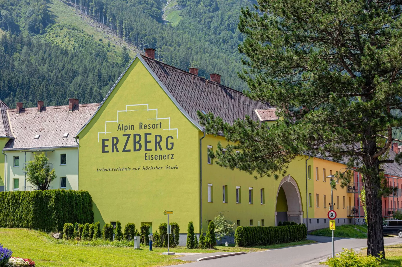 Erzberg Alpin Resort  1-Außenbereich Sommer