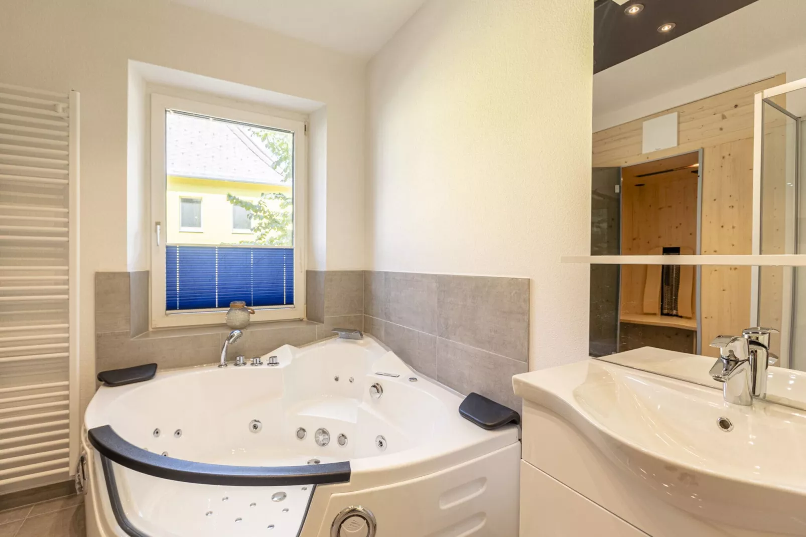 Erzberg Alpin Resort  4-Bathroom