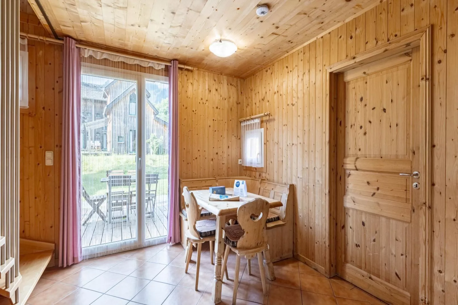 Ferienpark Kreischberg 7-Dining room