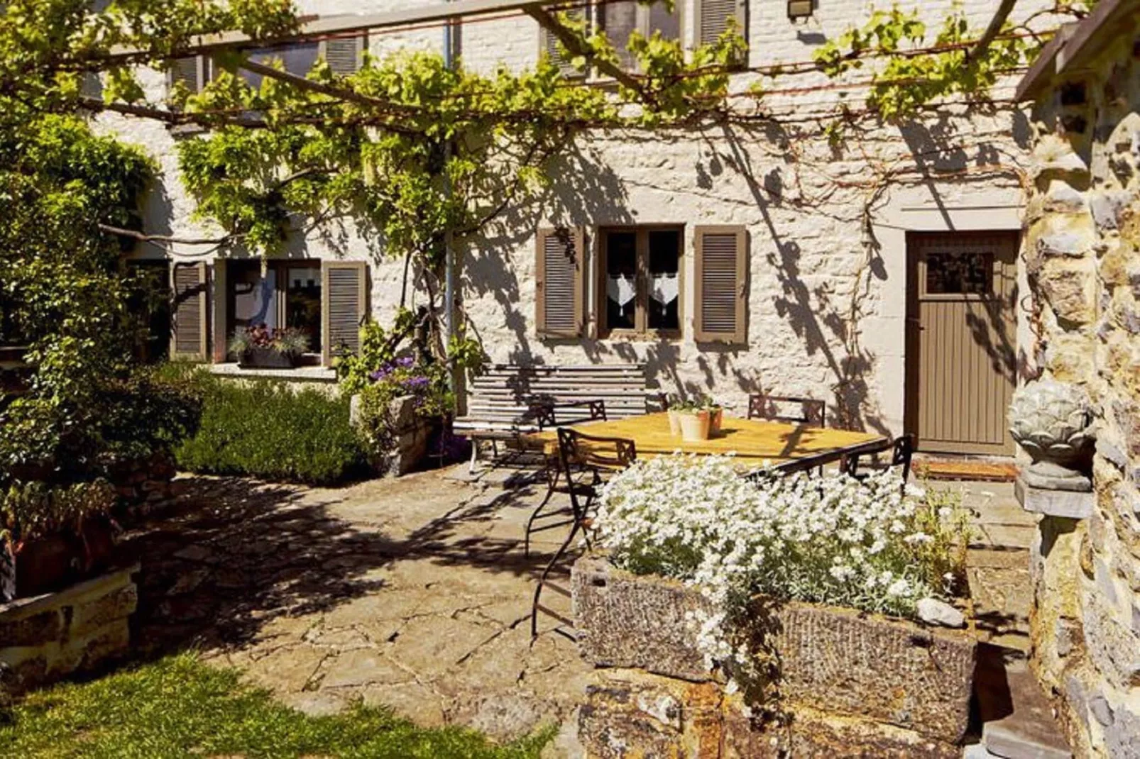 La Ferme d'Amélie-Exterior summer