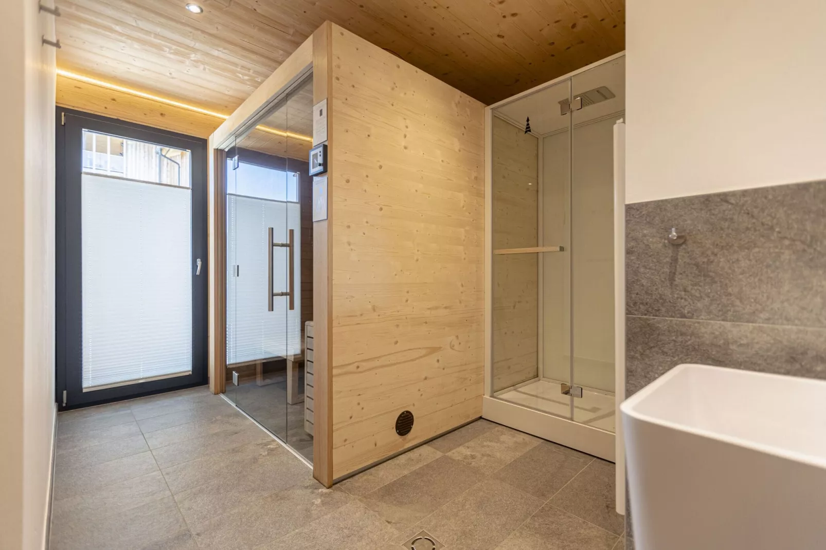 Bergresort Hauser Kaibling 10-Bathroom