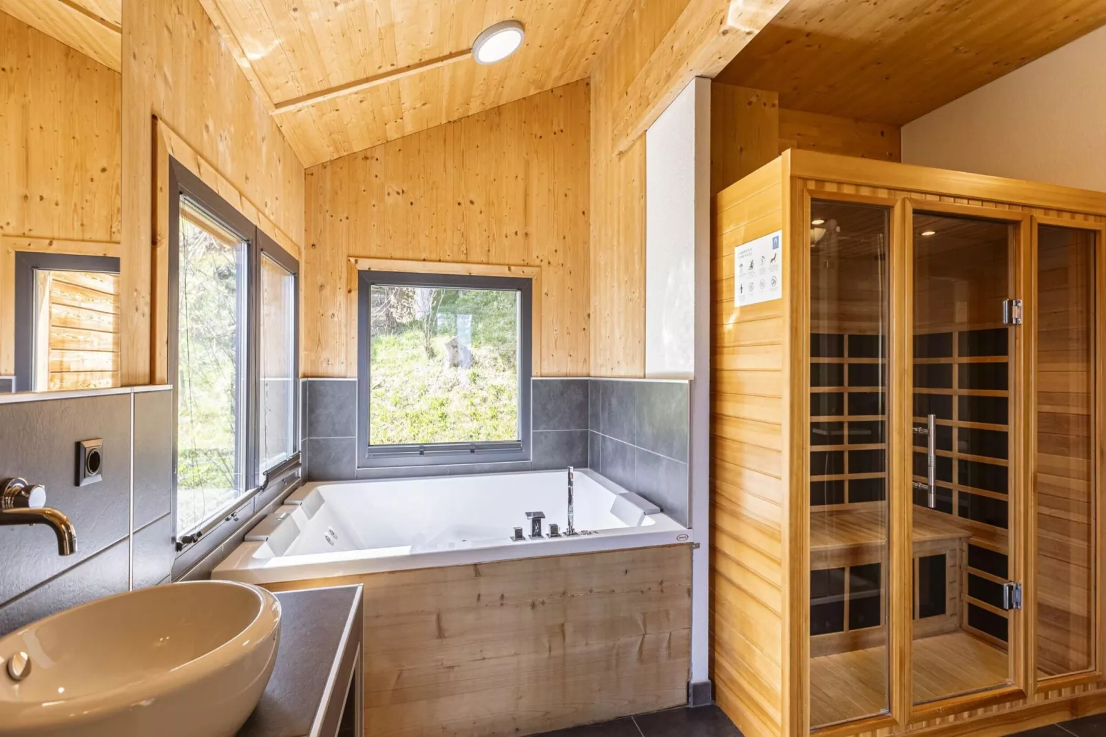 Alpenchalets Reiteralm 11-Bathroom