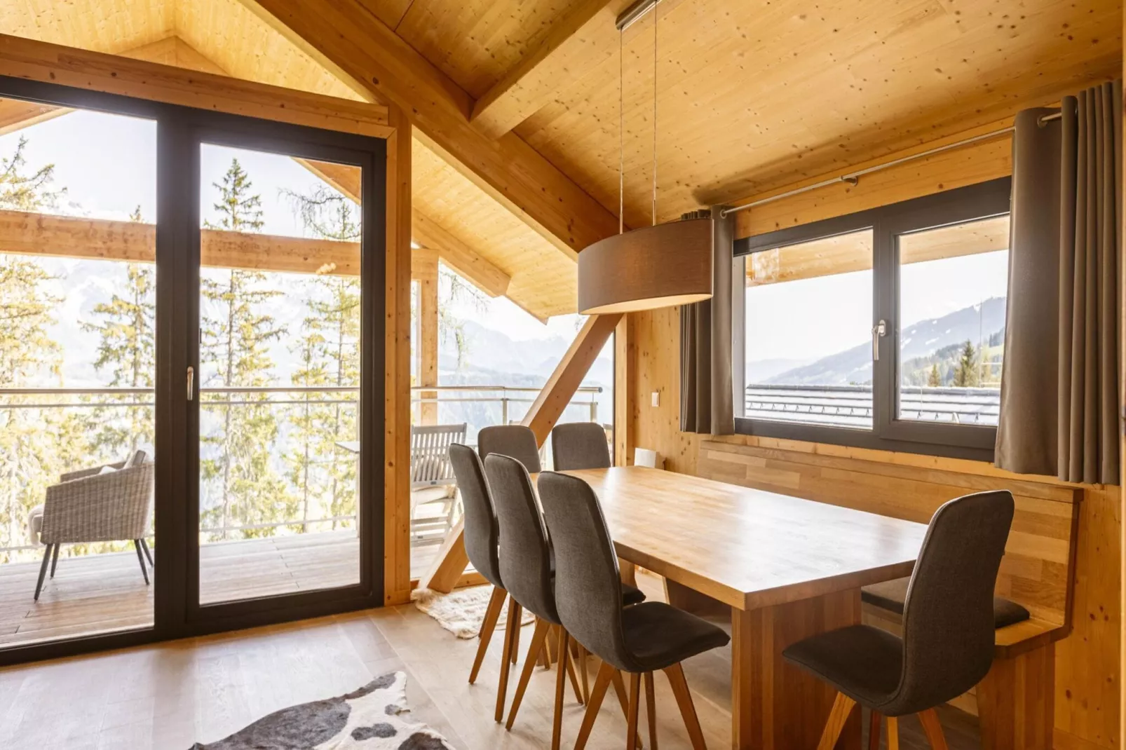 Alpenchalets Reiteralm 12-Dining room
