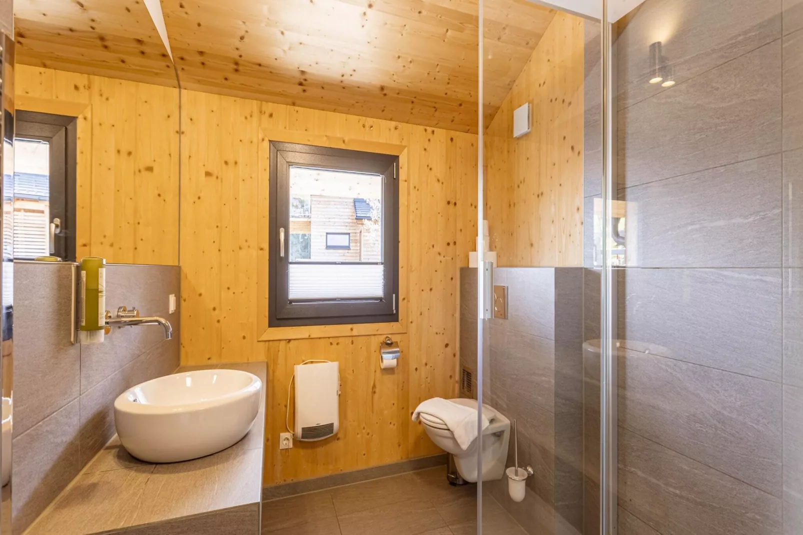 Alpenchalets Reiteralm 12-Bathroom